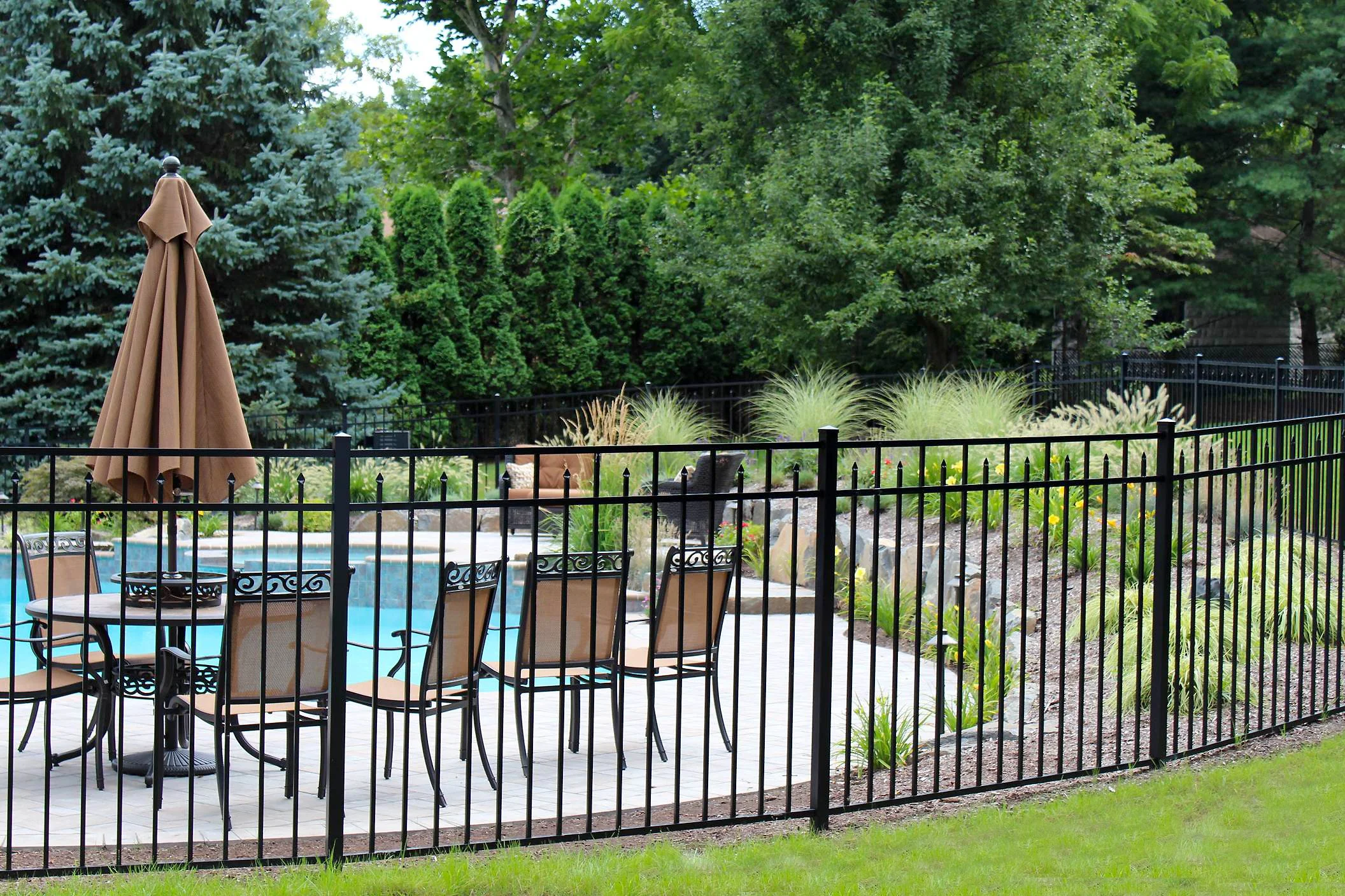 Amethyst DR Home 5x6 in Black.jpg