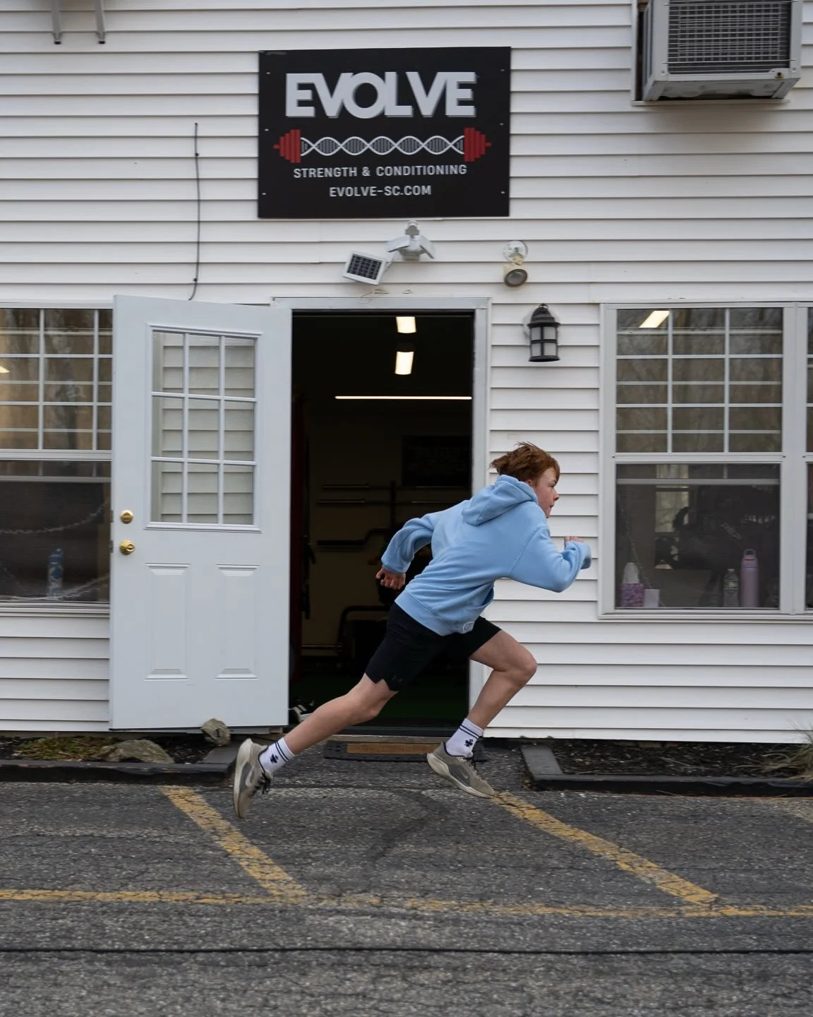 Competitive advantage ✅ 
We build faster, stronger, more explosive, and more injury resistant athletes. 🧬 
#Evolve
Shoutout @traviswelsh13 for stopping by and taking pics! More to come!