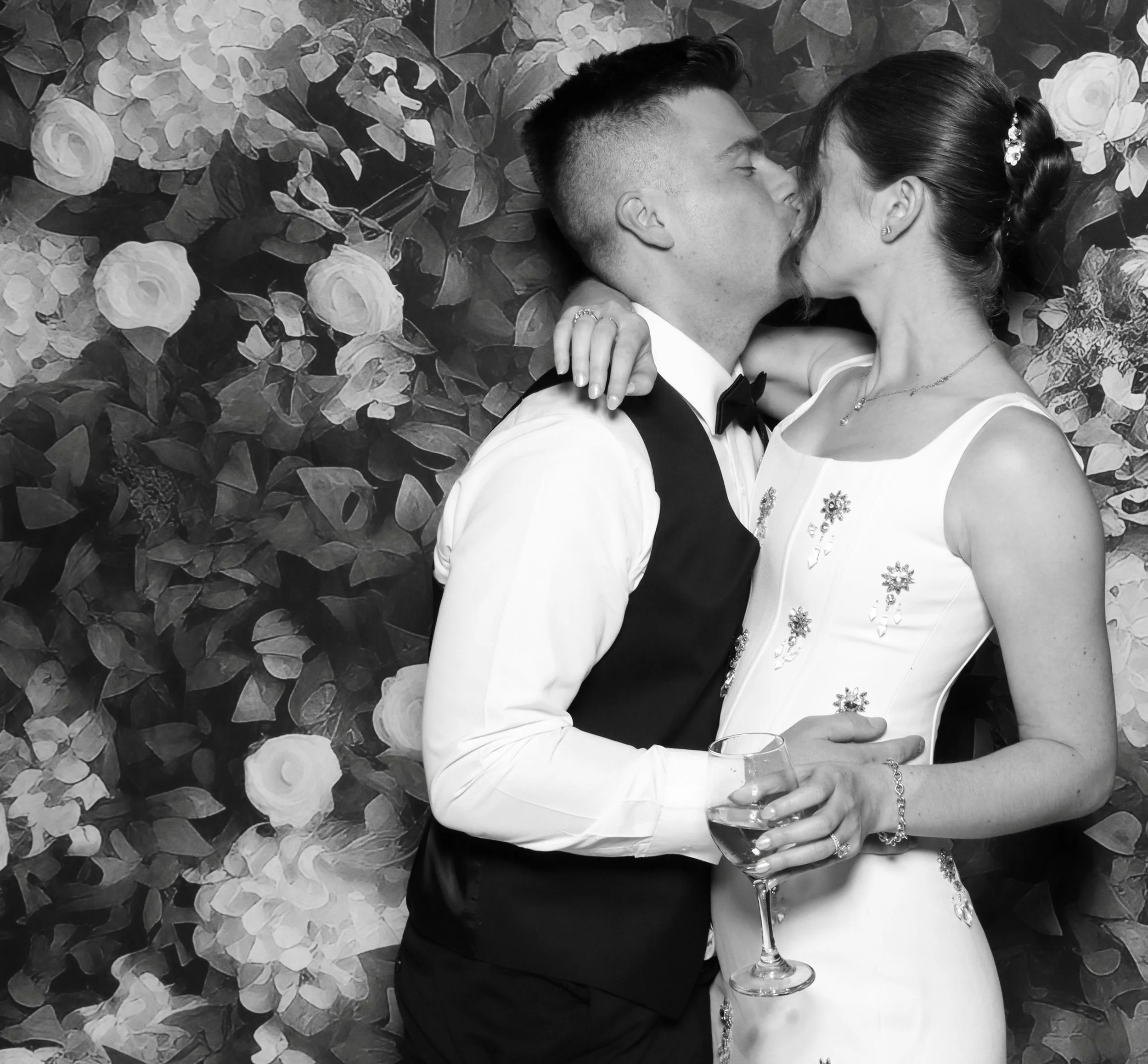 POV: Zoe &amp; Owen step into the booth and instantly create iconic wedding photos.

#theharpercostamesa
#costamesawedding
#luxuryweddingphotobooth
#orangecountywedding
#weddingphotoboothrental