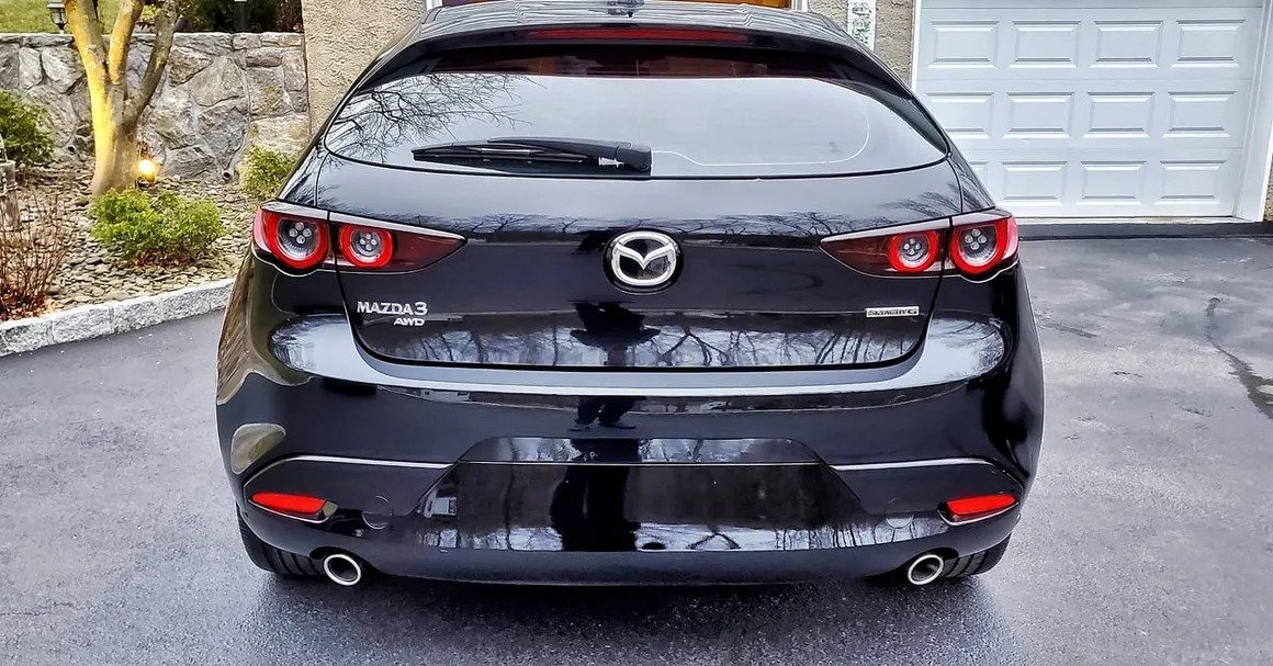 ceramic coating services
interior car detailing
exterior car detailing
headlight restoration
mobile car wash at home
engine bay detailing