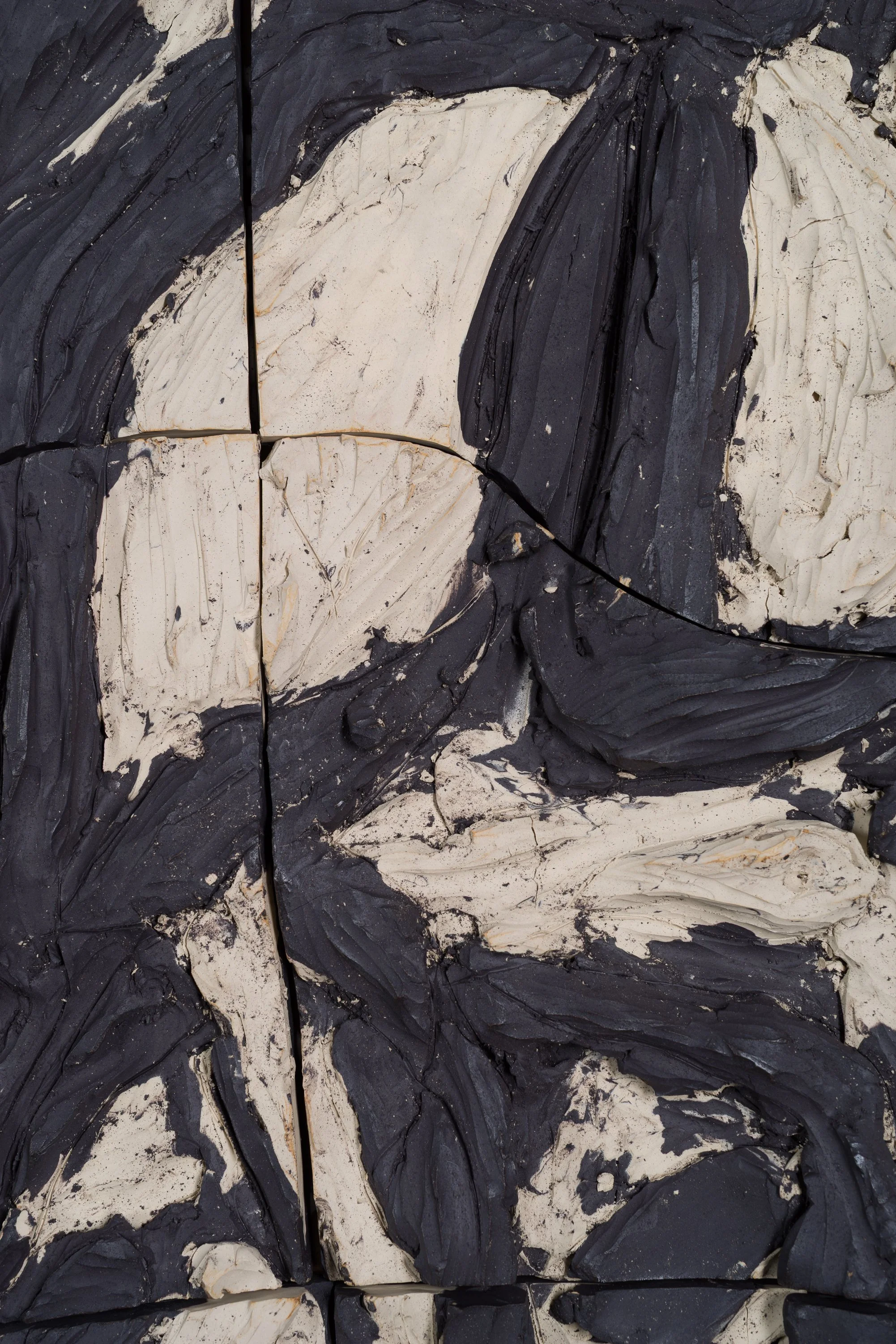 Fresque moyenne 2, céramique, 110 x 57 cm, 2025