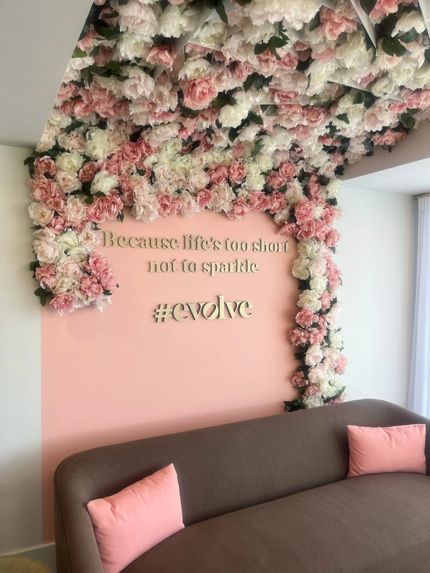 WINE TASTING @evolvesparkling

A combination of great branding, a beautiful pink colour and designing the tasting room around both shows how to connect branding to every element of your company. Well done! Can&rsquo;t wait to visit them again this Sp