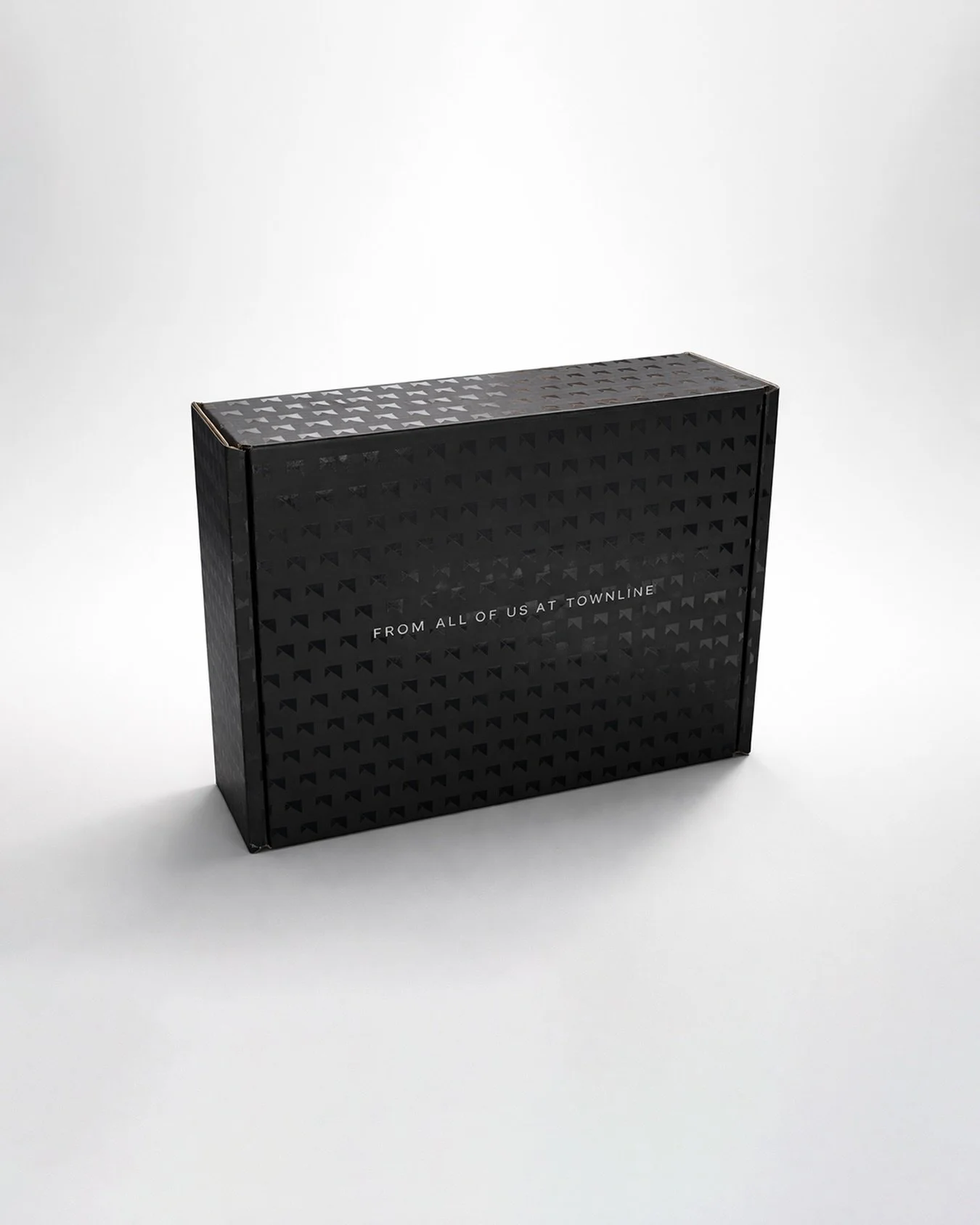 CUSTOM BOX DESIGN: 
In collaboration with @townlinehomes and @hemlockprinters we created this luxurious box design for new owners for Townline Homes. Everything a new owner needs when they take possession of their home including manuals, keys, etc. I
