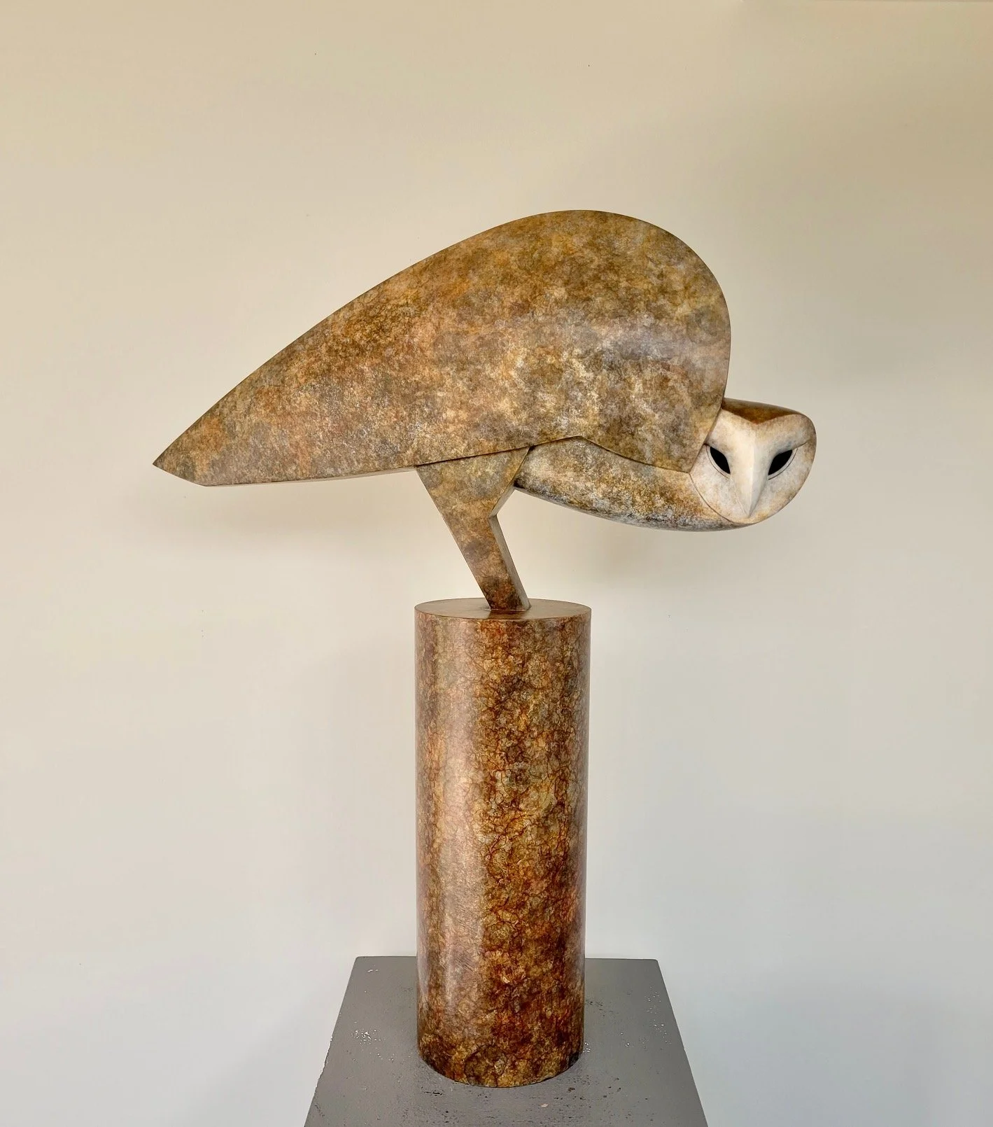 'Winged Sideways' .
Foundry bronze (Edition of 12) .
Height - 70cm .
Width - 50cm .
POA