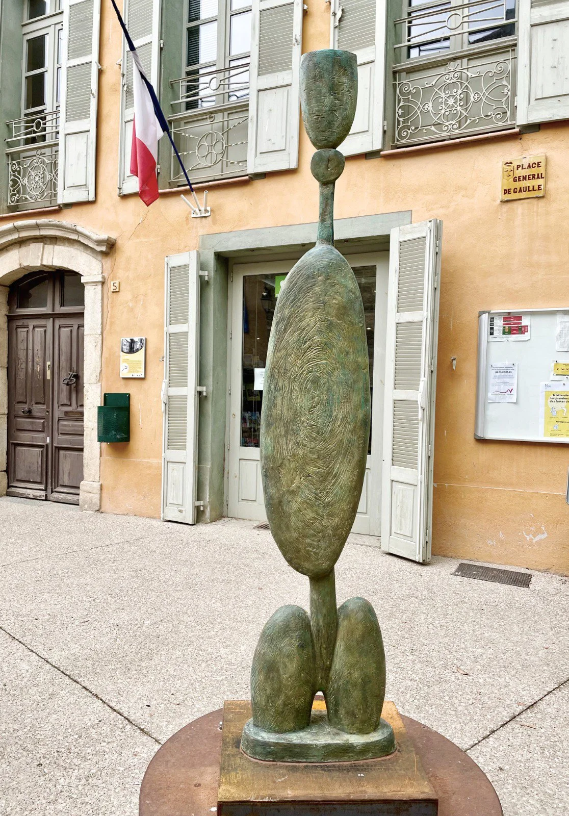 'Harvest' .
Foundry bronze (Edition of 6) .
Height - 191cm .
Width - 43cm .
Depth - 18cm .
POA