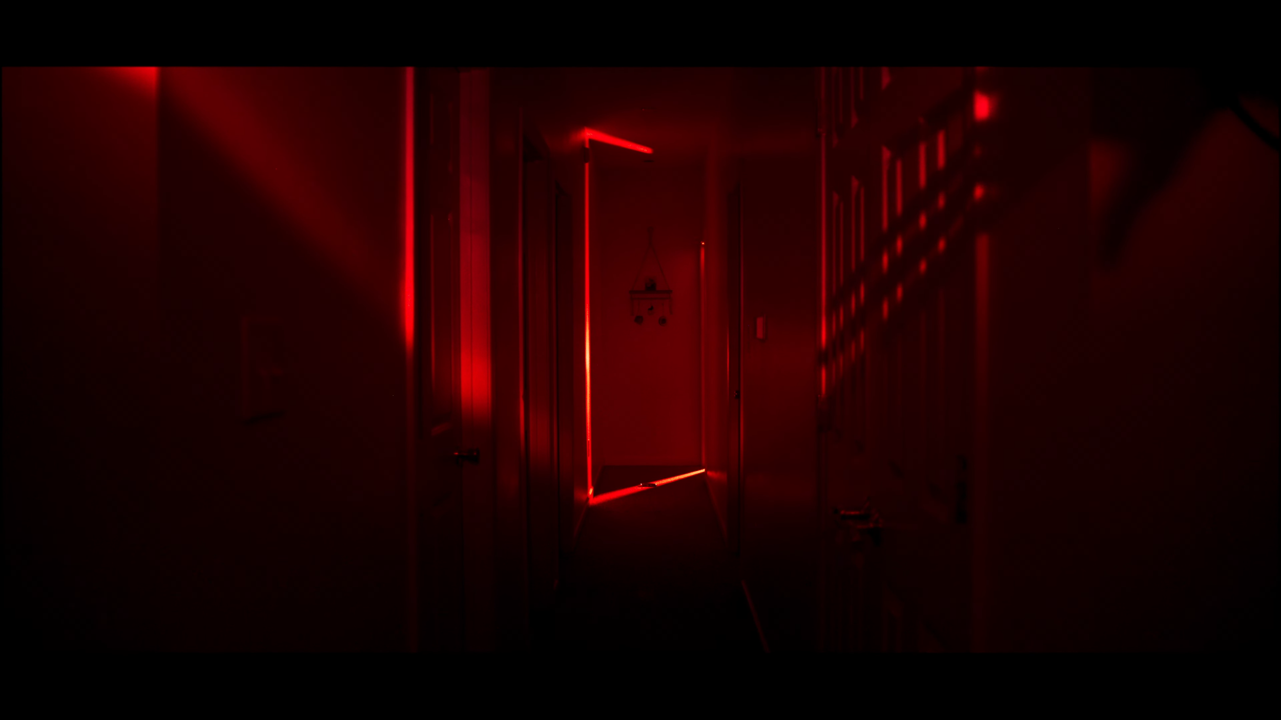 Snickers Horror Ad - Fear the Hunger 1-15 screenshot.png