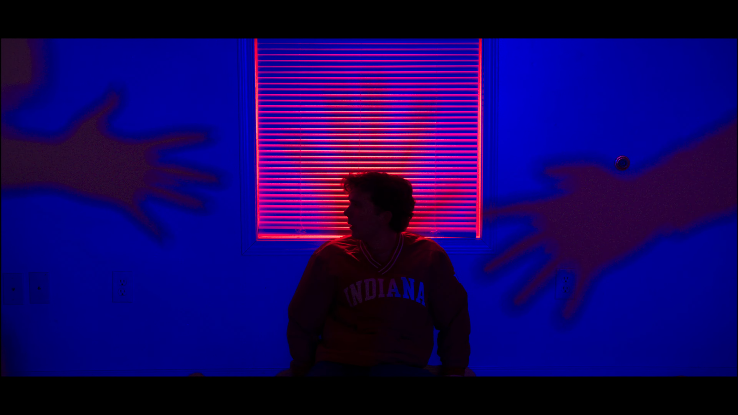 Snickers Horror Ad - Fear the Hunger 0-56 screenshot.png