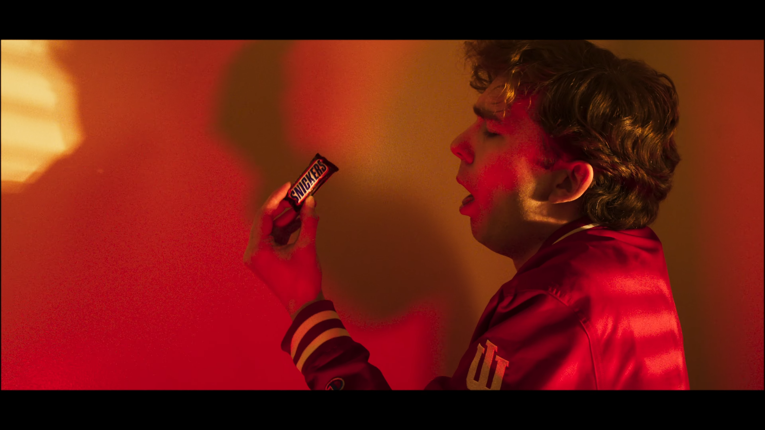 Snickers Horror Ad - Fear the Hunger 0-51 screenshot.png