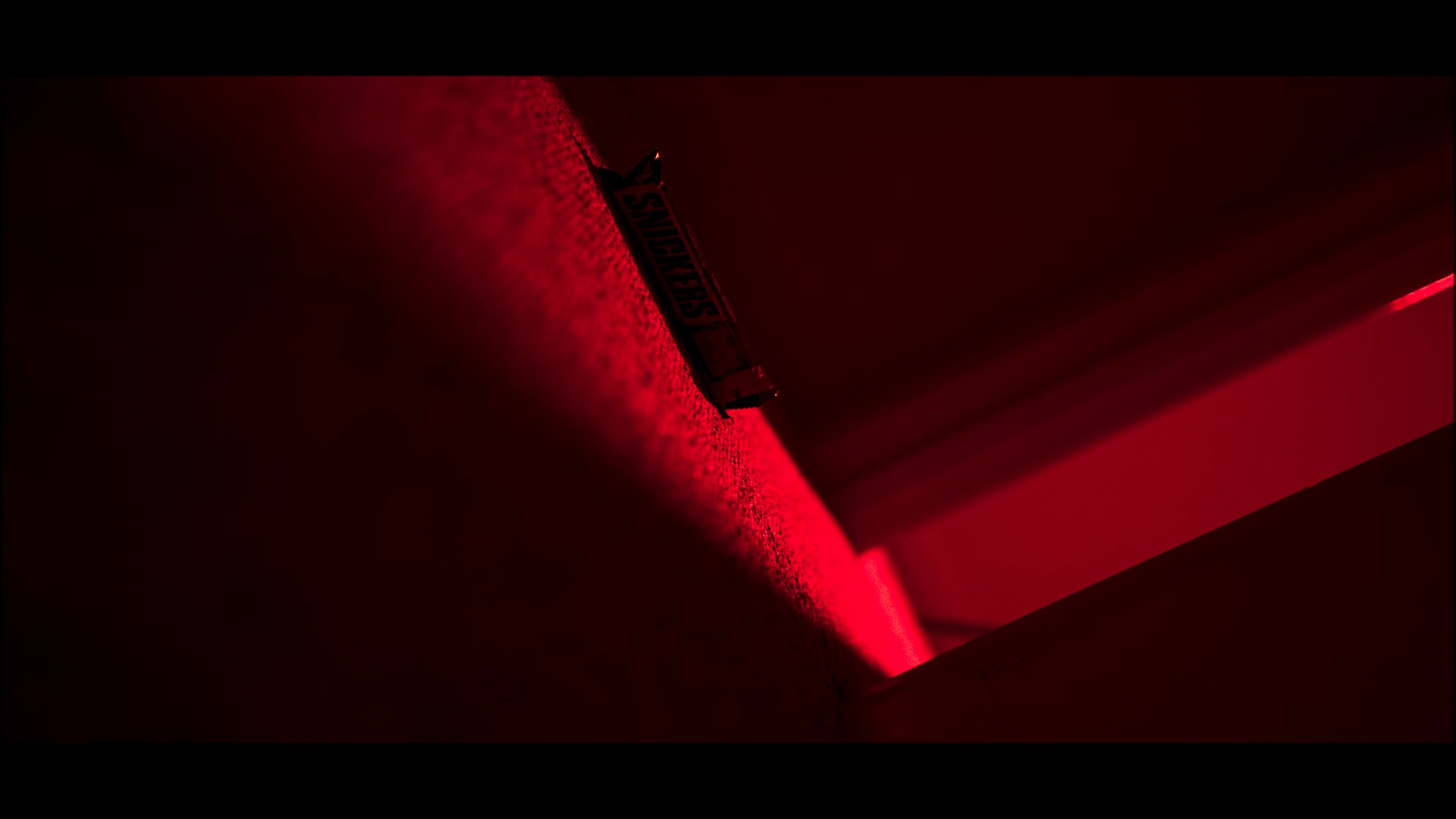 Snickers Horror Ad - Fear the Hunger 0-24 screenshot.png