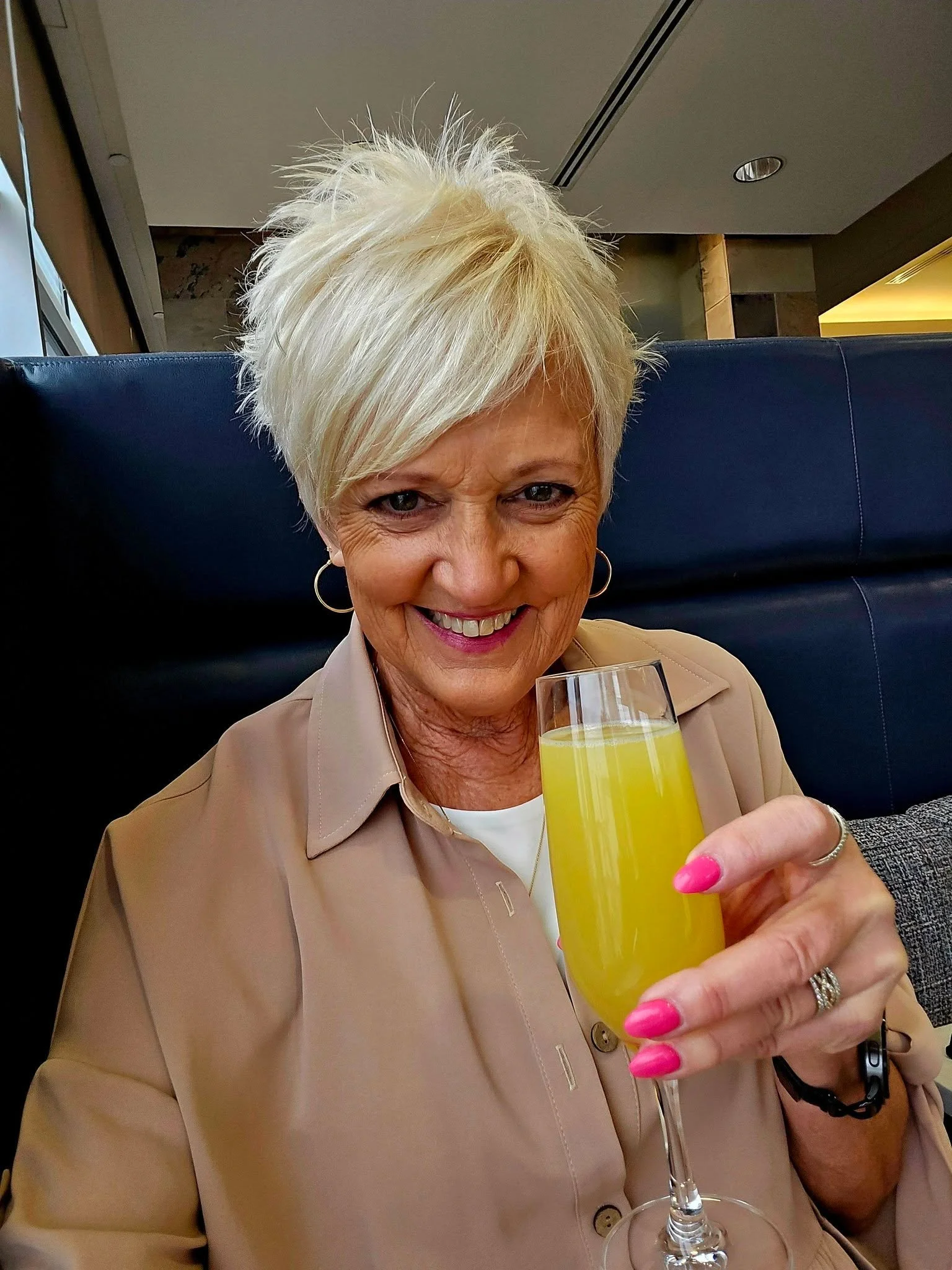 &ldquo;Live with no excuses, travel with no regrets.&rdquo; - Oscar Wilde

Not that I need an excuse&hellip;but it is a holiday weekend 😉

So&hellip; guess where I am?

30 minutes.
Parking to mimosa 🍊🍾✈️