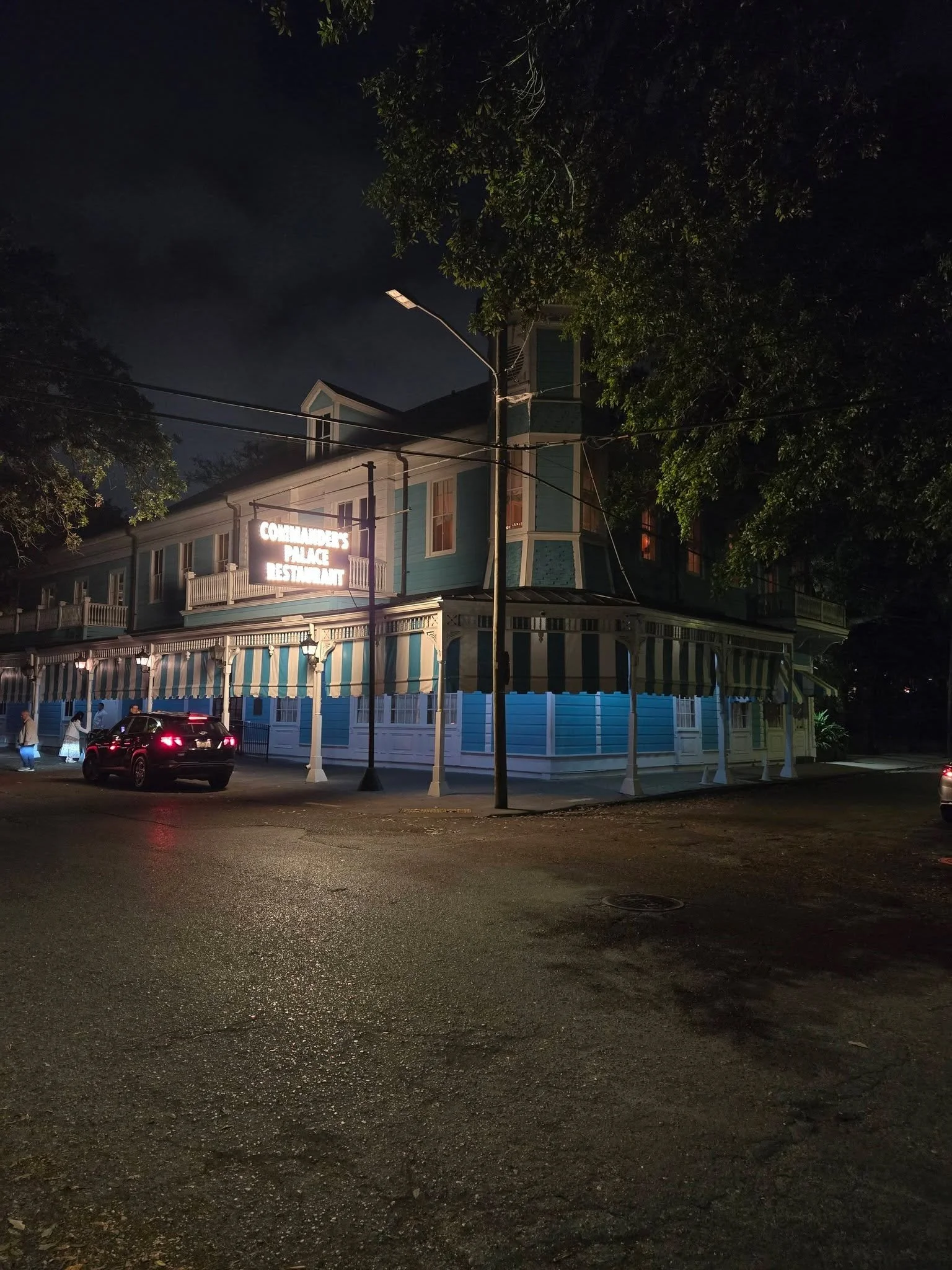 &ldquo;The universe often delivers its most beautiful gifts in ways that surprise us.&rdquo;

Tonight&hellip; it wasn&rsquo;t just dinner. ✨
I walked there early&hellip; really early&mdash;like an hour and a half early.  I found a bench across the st