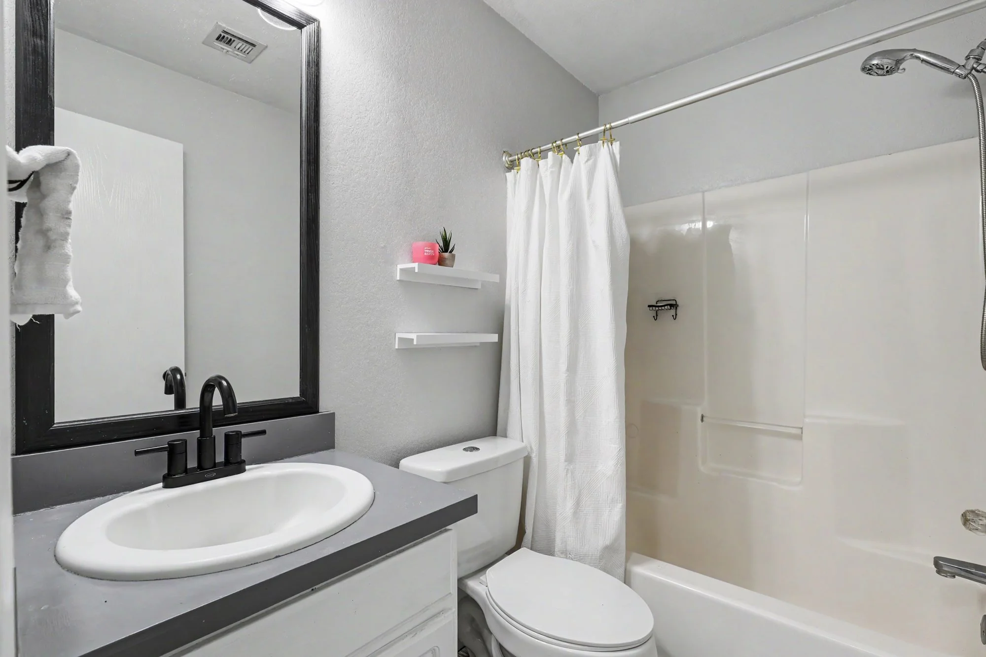 916 danbury-22.jpg