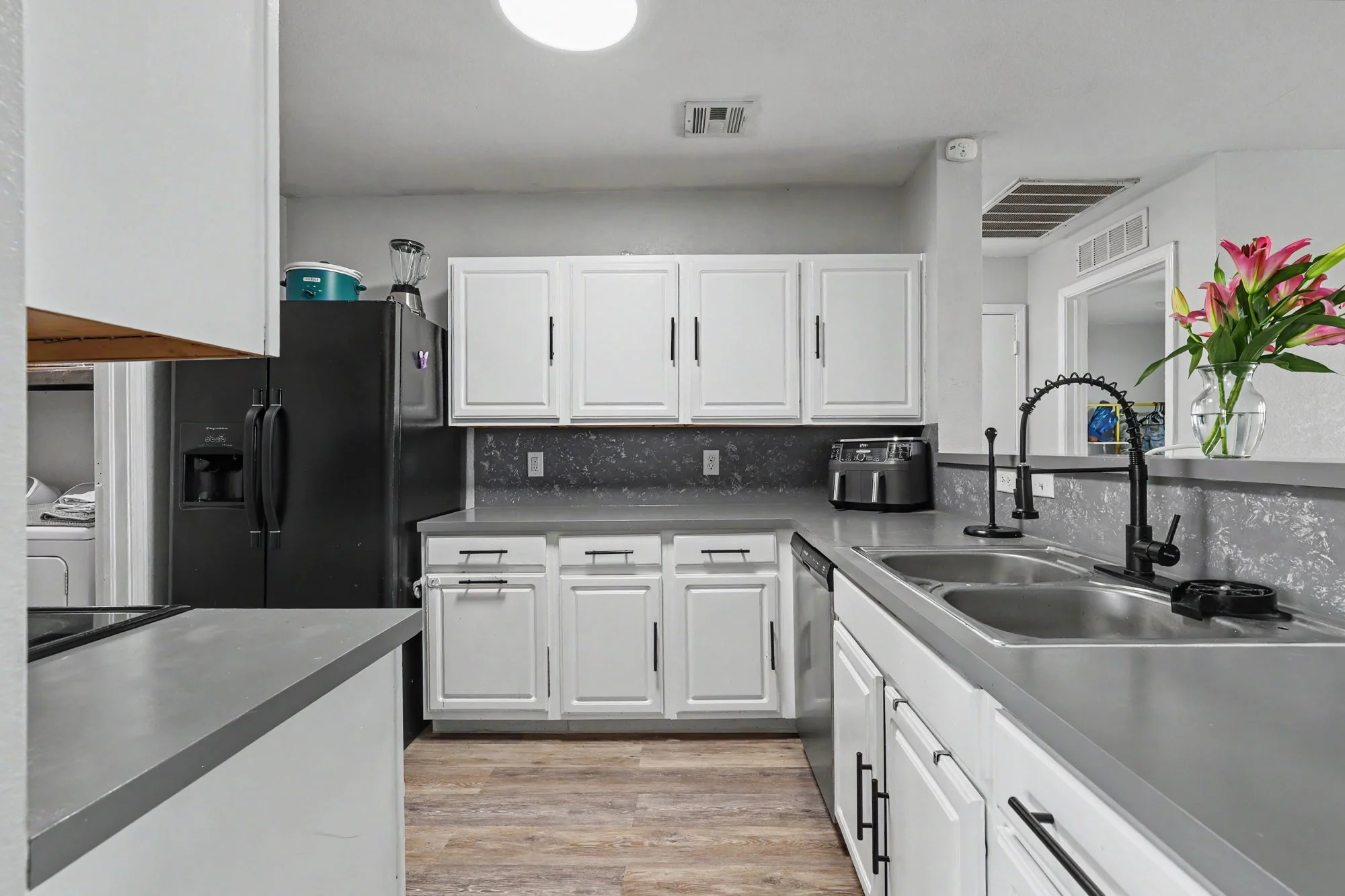 916 danbury-10.jpg