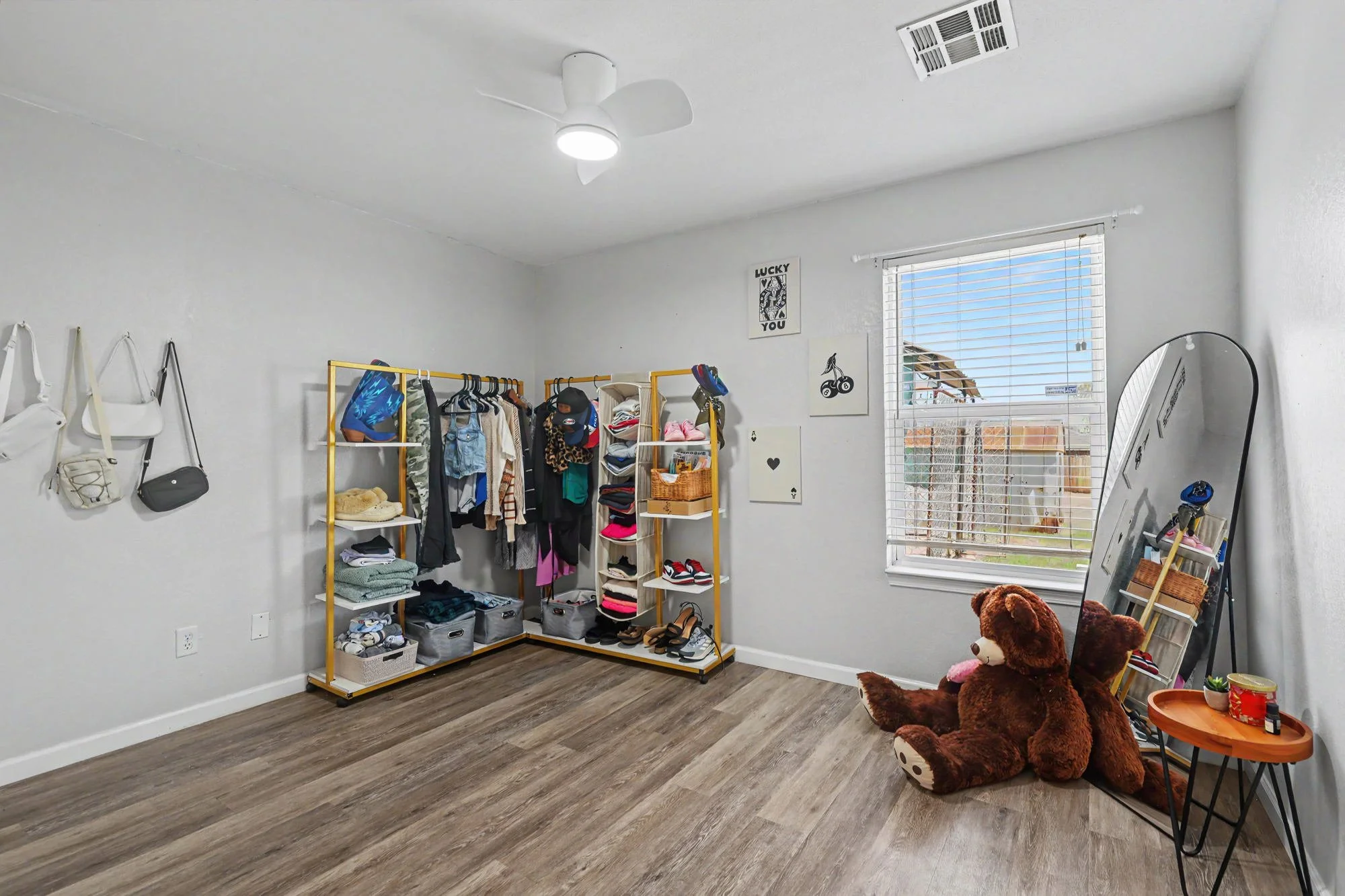916 danbury-20.jpg