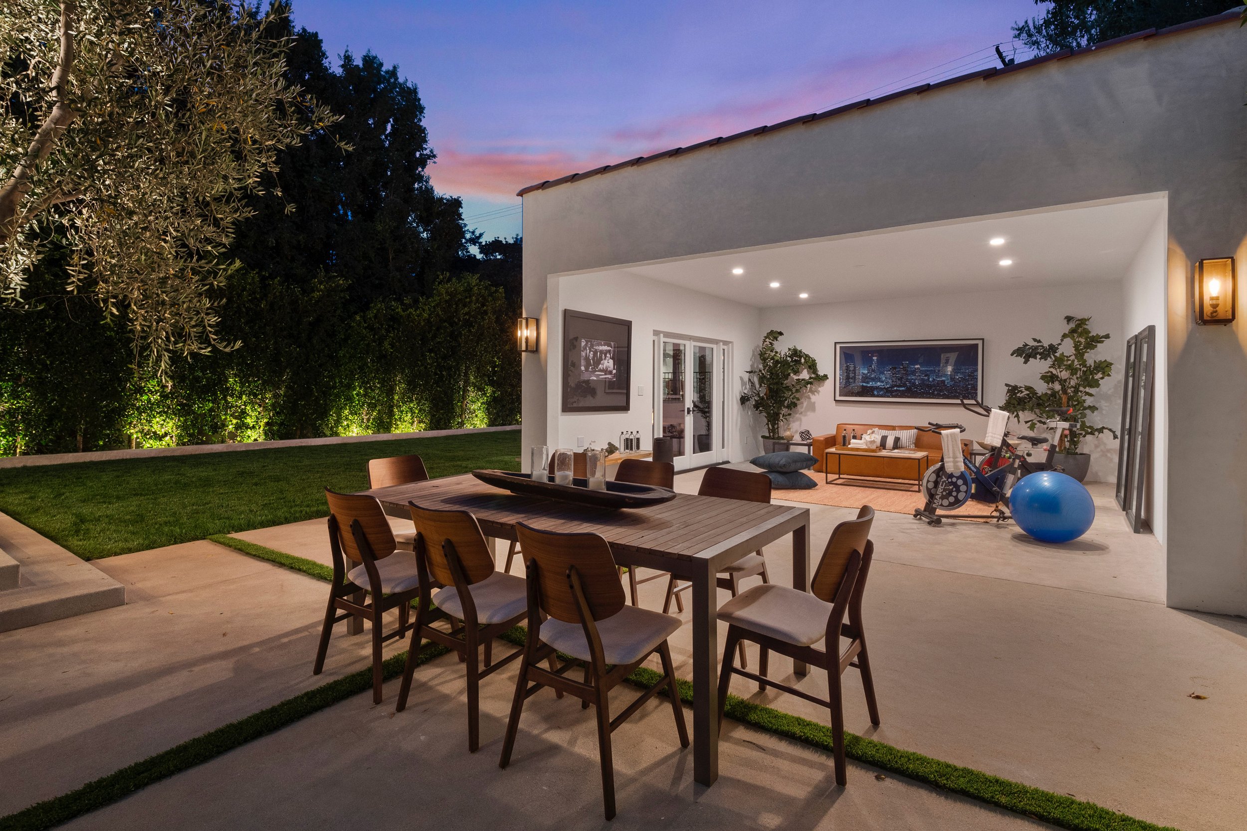 COMPLETE GUIDE TO BUILDING AN ADU IN LOS ANGELES (2025)