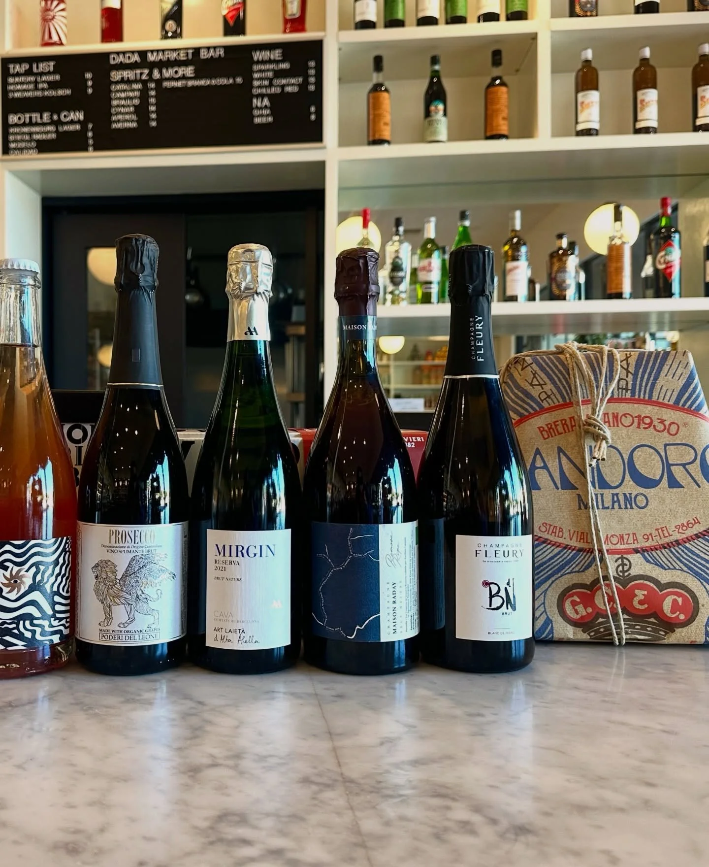 Hosting, pre-partying, celebrating at home&hellip;.
DADA[MARKET] is fully stocked.

-Sparkling selection
-Panettone
-Cheese
-Charcuterie
-Tinned Fish
-Olives
-Crackers
-Chocolate + Sweets

Open until 8pm Dec 31.
1606 Sunset.