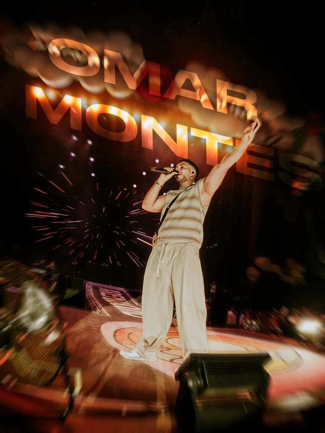 El &uacute;nico en lo suyo @omarmontes 😮&zwj;💨
#arenalsound #omarmontes #artista