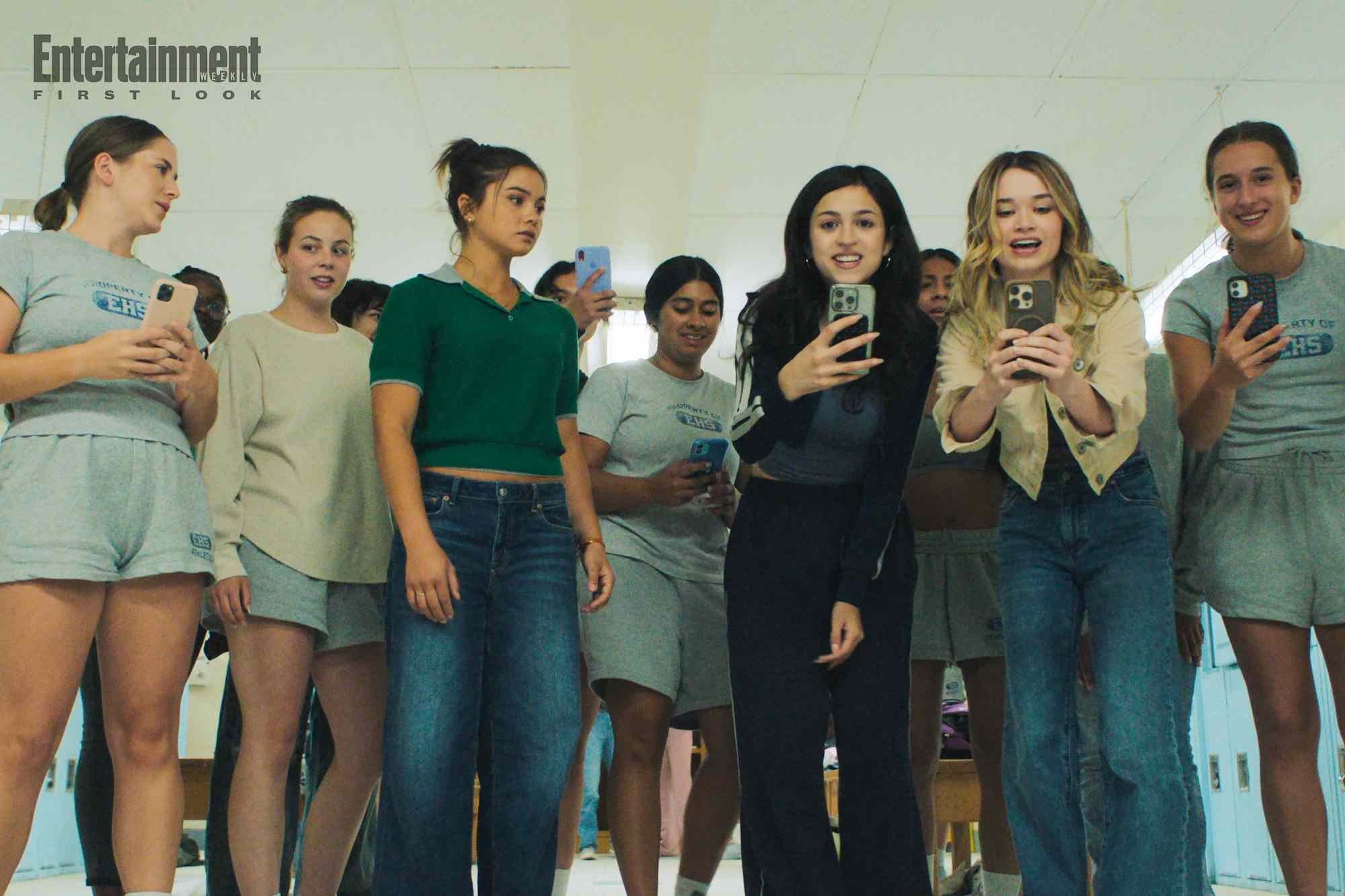 Carrie-Mike-Flanagan-Josie-Totah.jpg