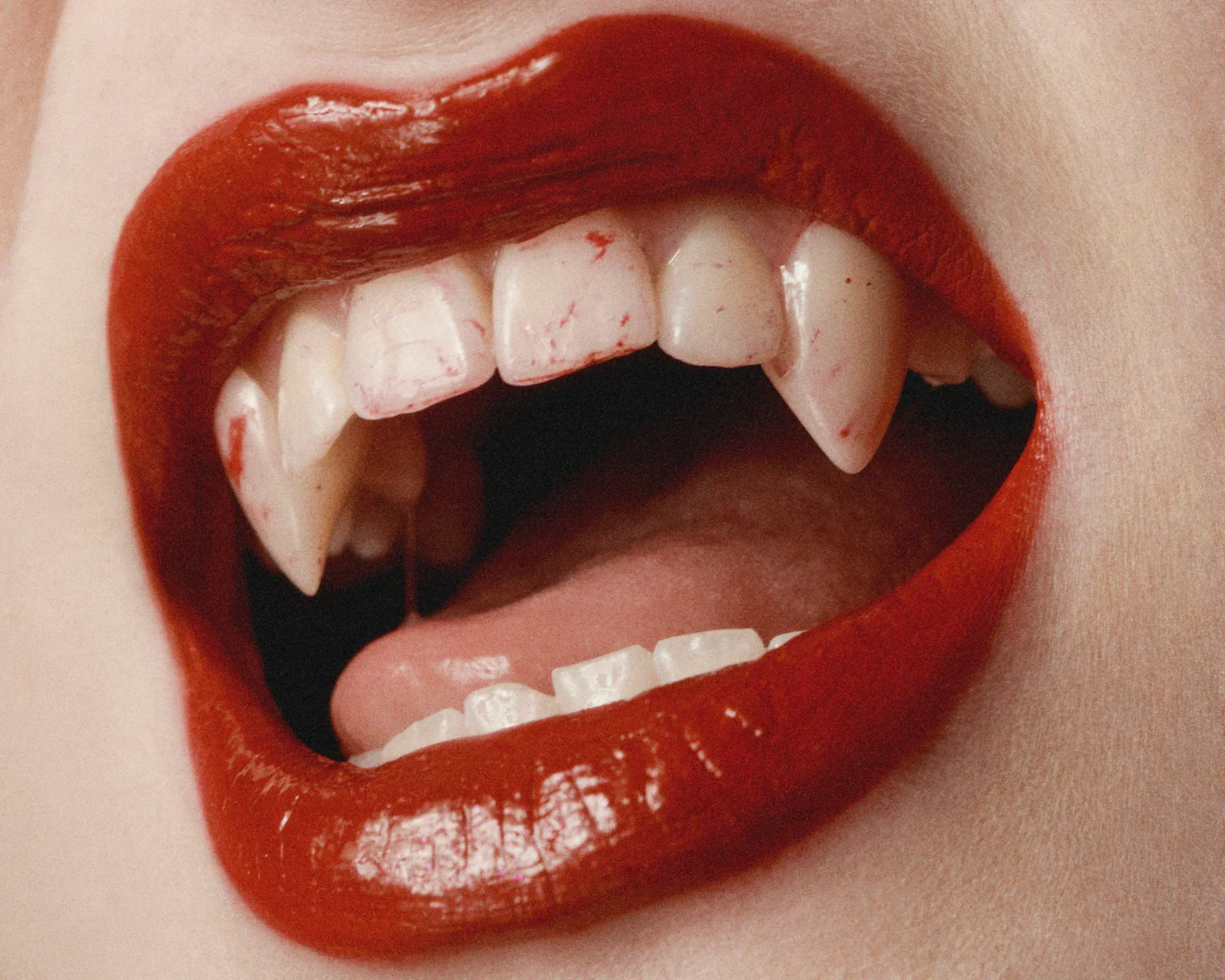 Palomo-Spain-Vampire-Lestat-Fangs.webp