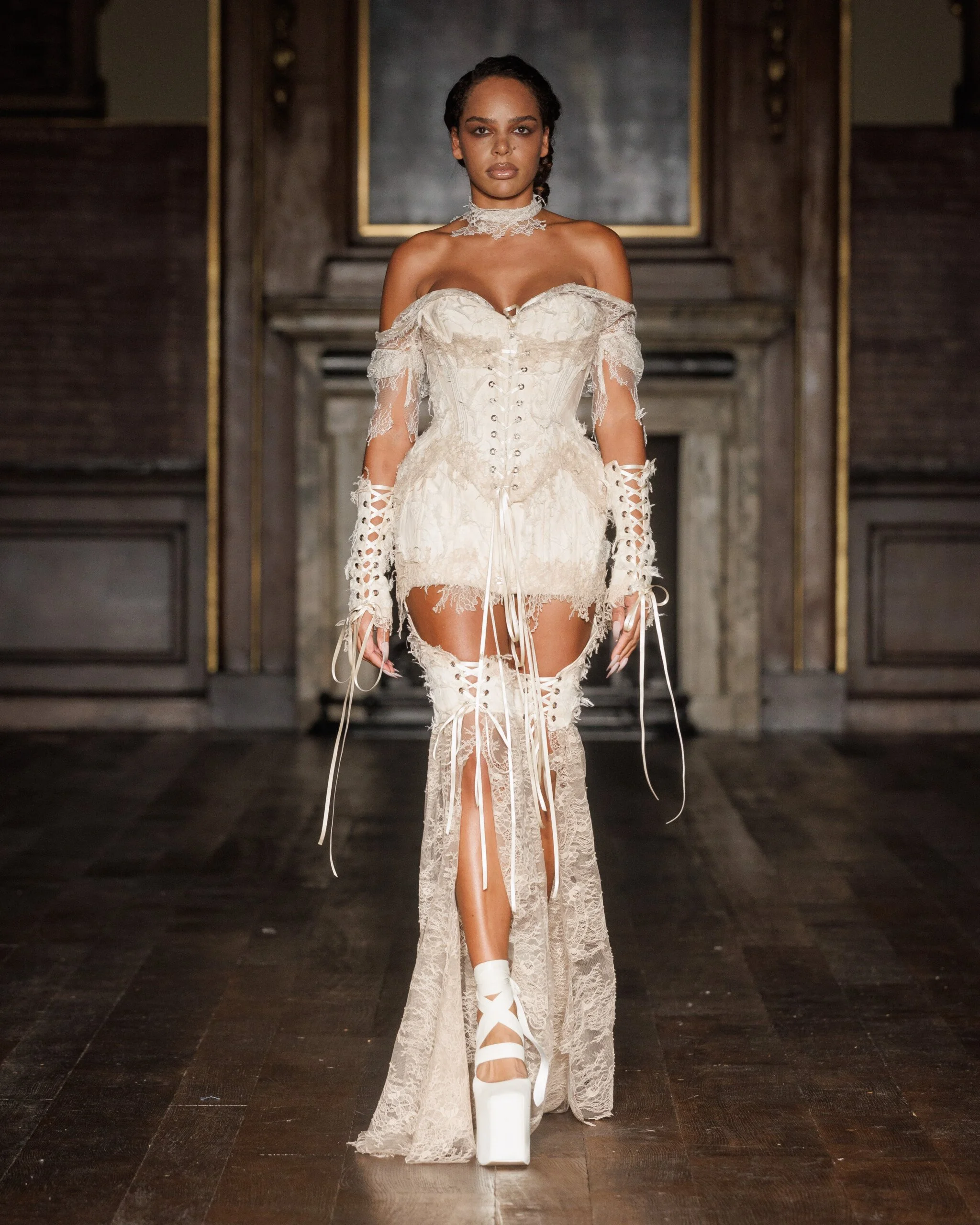 Dreaming-Eli-SS27-Runway-Look-1.jpg