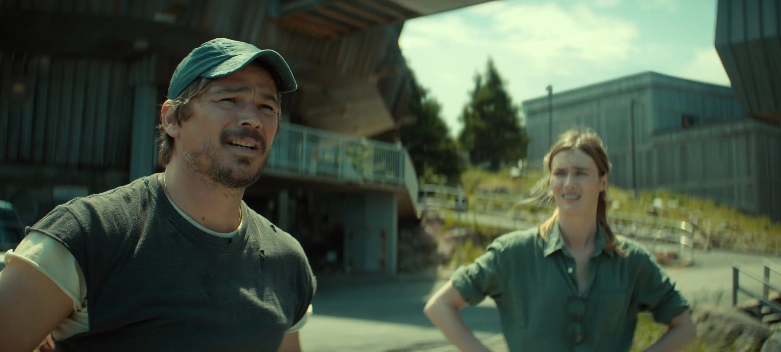 Below-Charlie-Heaton-Mackenzie-Davis-Netflix-Horror-Series.jpg