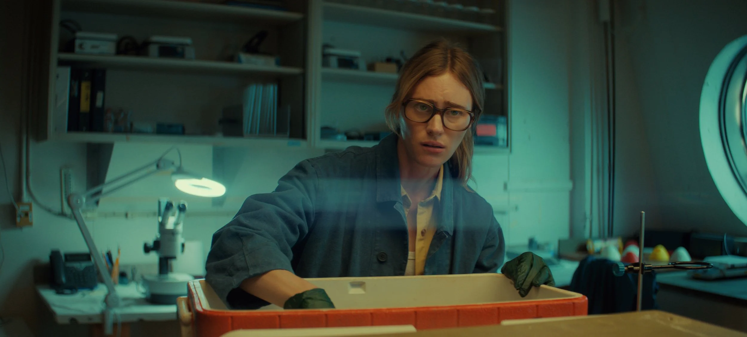 Mackenzie-Davis-Below-Netflix-Horror-Series.JPG