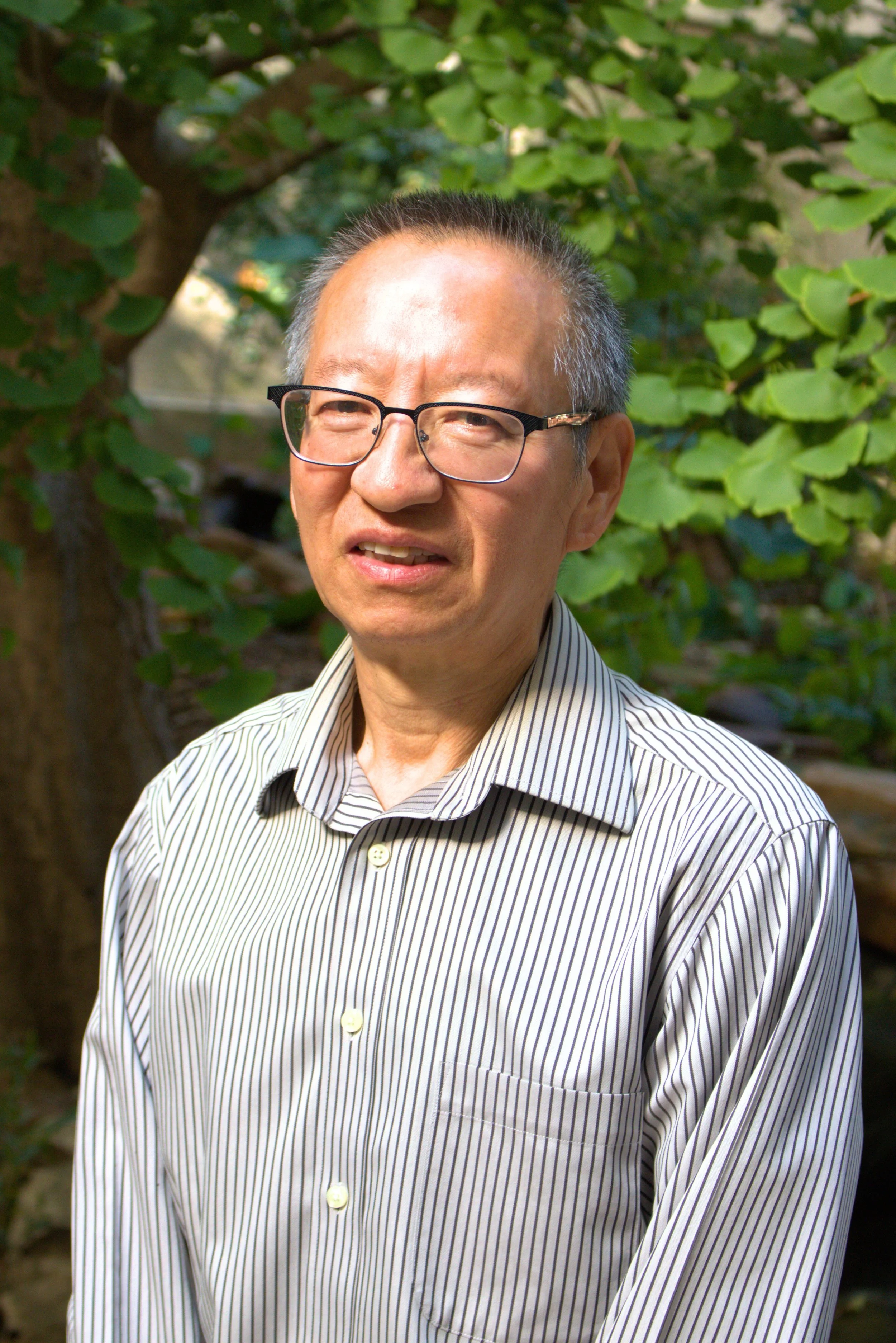 Mingyuan Cheng Headshots - 6.JPG