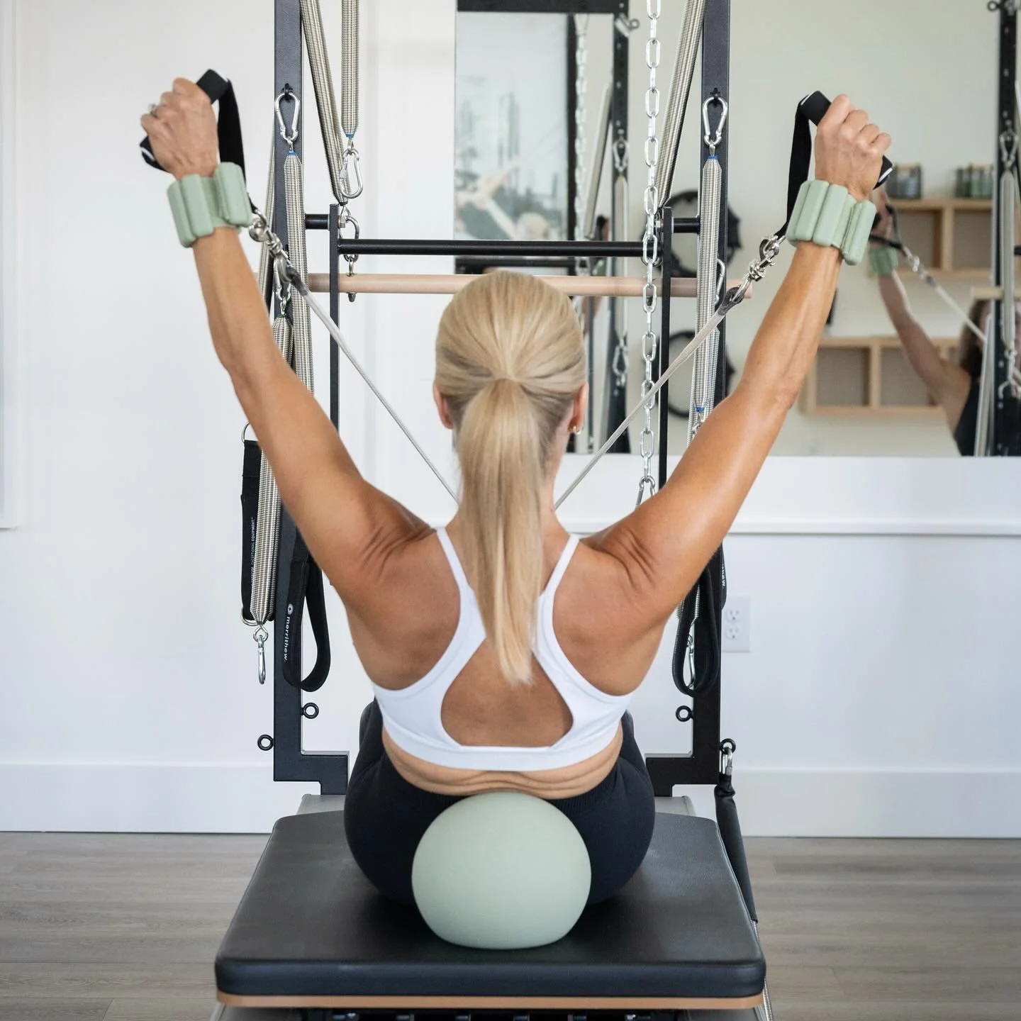 V good week ahead 💚

#monday #nevermissamonday #pilates #pilatesarms #hereforit #reformerpilates #exhale #exhalepilates