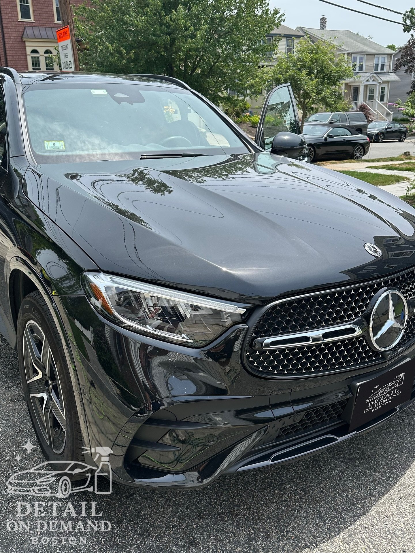 β¨ Luxury meets precision. β¨
This Mercedes-Benz GLC 300 got the full Detail On Demand treatment — inside and out. From spotless carpets to that flawless shine, we don’t miss a single detail.
•
•
πMobile service in Greater Boston