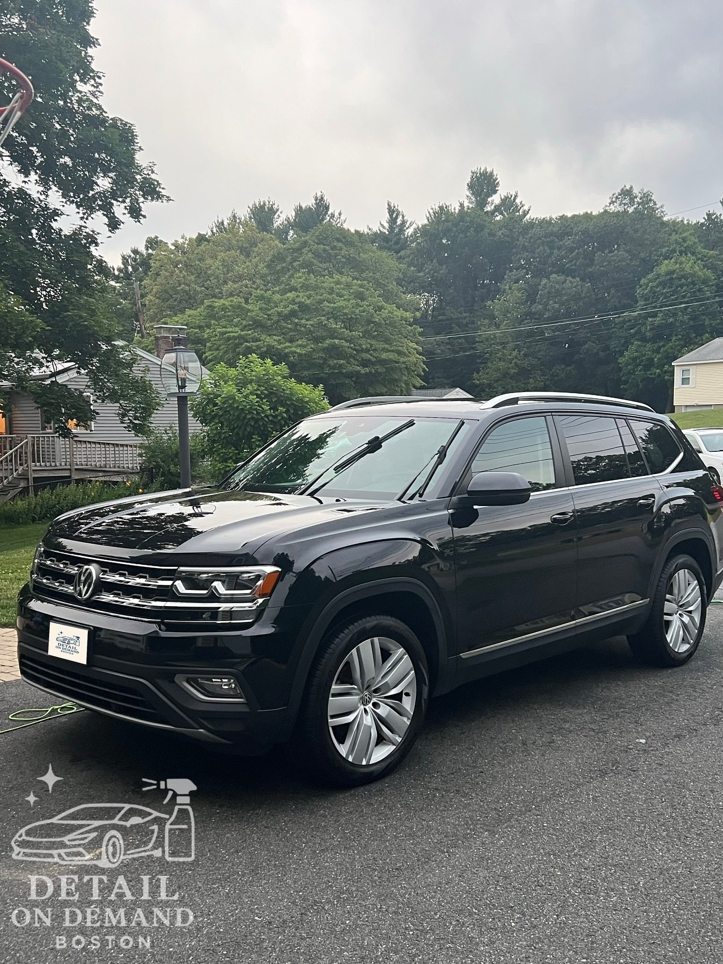Another ride brought back to life with our VIP Detail Bundle π From the wheels to the trunk and every crevice in between — this Volkswagen left us spotless inside and out.
Swipe to see the Before & After transformations π
β
Deep interior