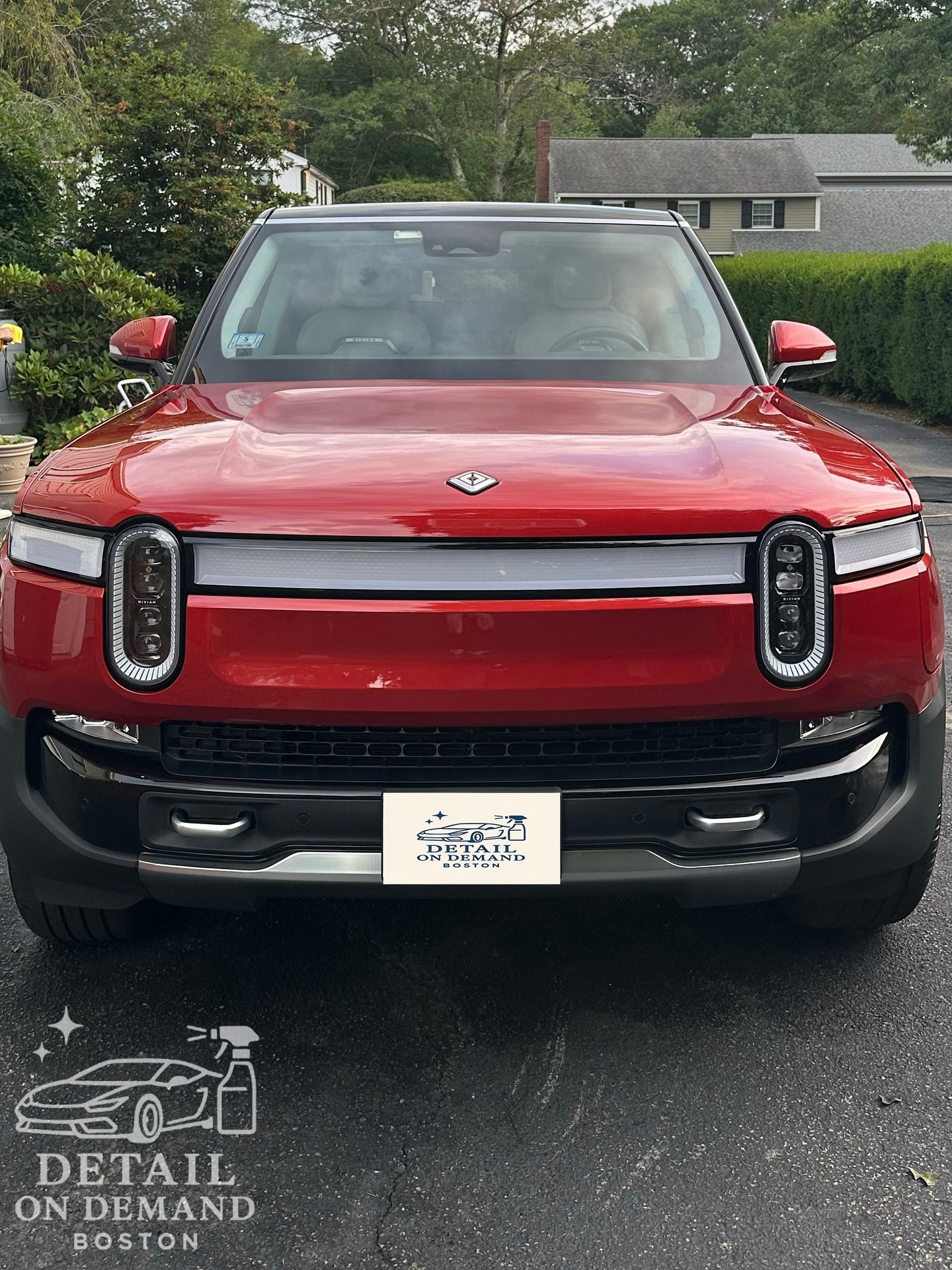 πRIVIAN VIP TREATMENT π
This beauty came in for our VIP Package — but we didn’t stop there.
β
Full interior + exterior detail
β
Leather seat cleaning & conditioning
β
Floor shampoo & deep conditioning
β
Scratch restoration
β
He