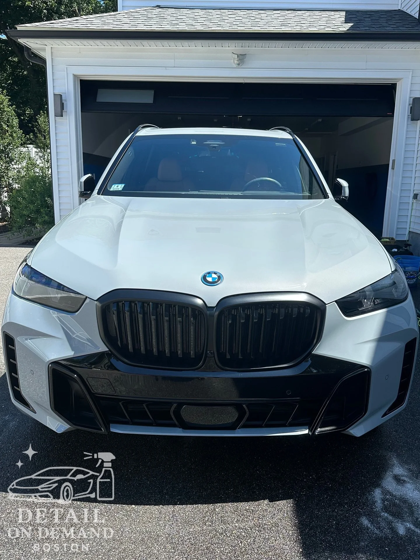 This BMW X5 is shining after our Signature Clean Combo! Cleaned, detailed, and ready for the road. Don’t miss out—our summer sale ends 8/1!
•
•
•
•
•#detailing #autodetailing #cardetailing #detailingworld #ceramic