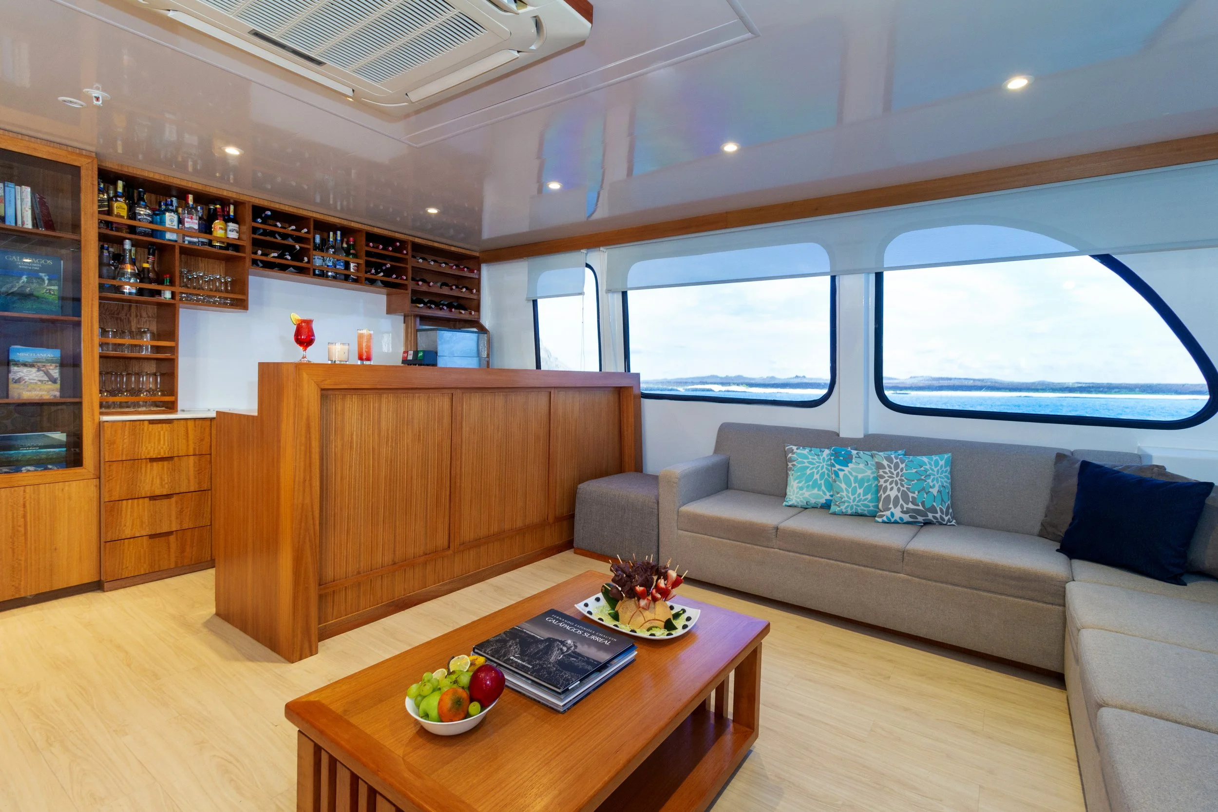Reina Silvia Voyager-RSV-24.jpg