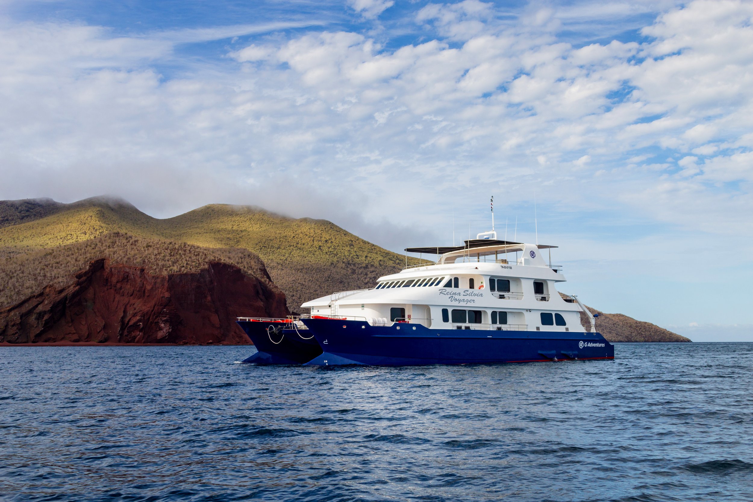 Ecuador Galapagos Reina Silvia Voyager Exterior (3).jpg