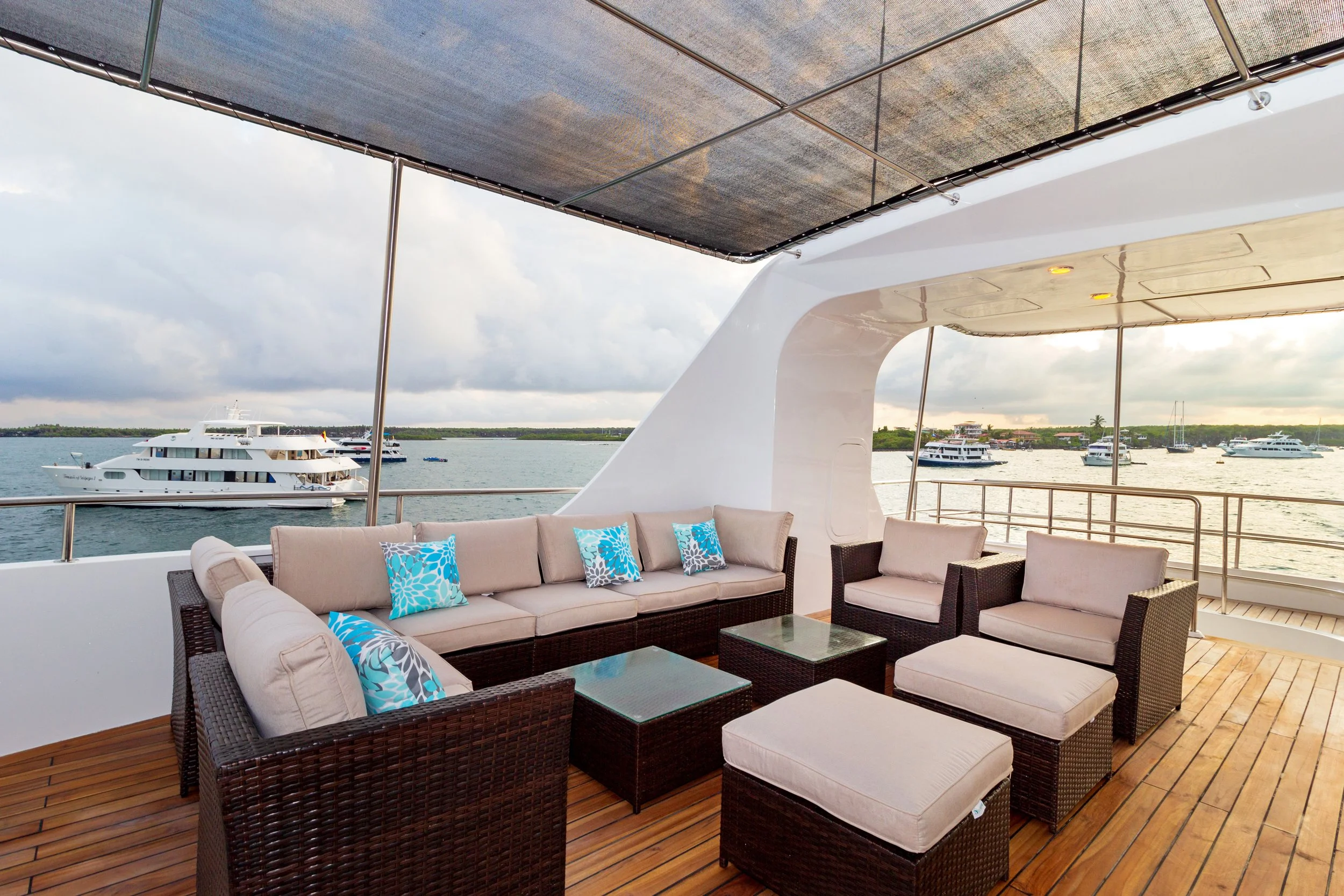 Reina Silvia Voyager-Patio.jpg