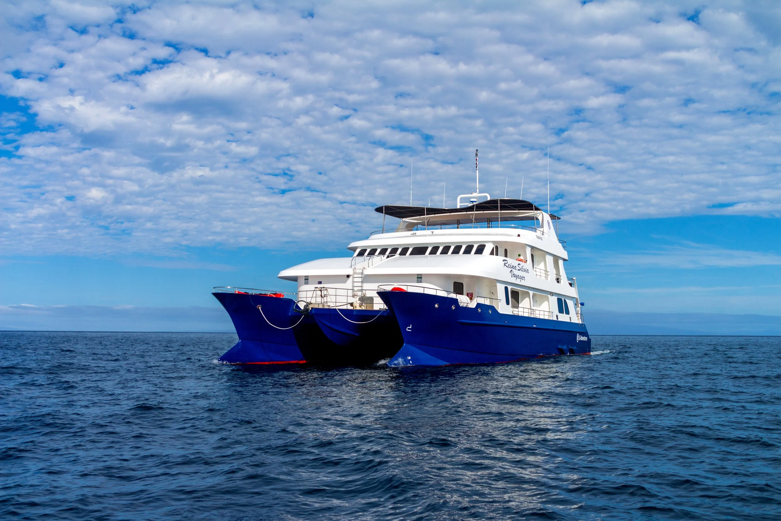 Ecuador Galapagos Reina Silvia Voyager Exterior (1).jpg
