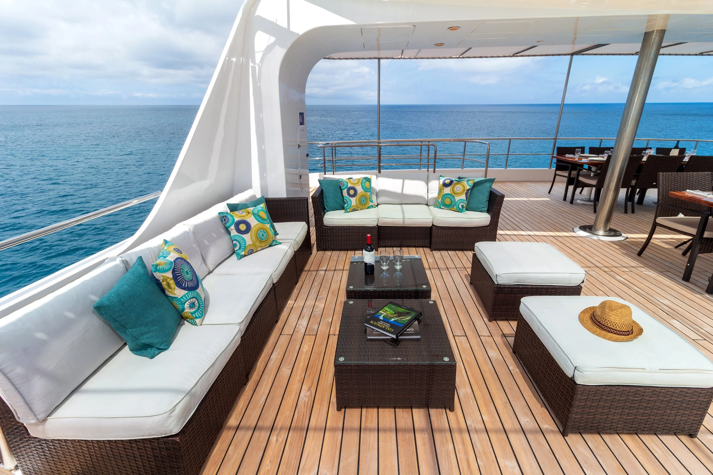 Reina Silvia Voyager-RSV-12.jpg