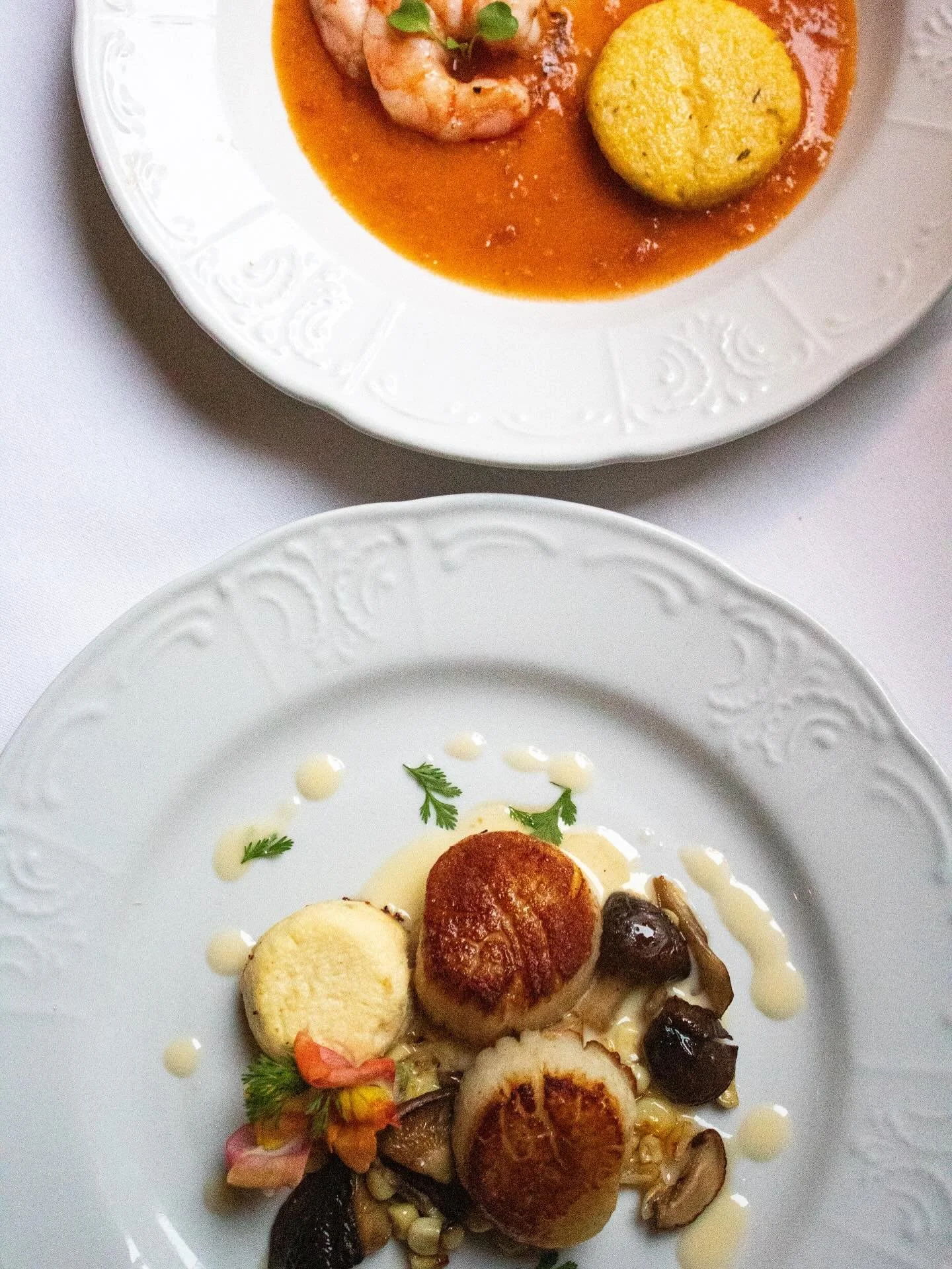 And for your first choice this evening&hellip; Pan seared sea scallops? or the sausage gravy grits cake? 

We invite you to enjoy either two of these dishes with our tasting menu.

#elizabethon37th #elizabethson37th #prefix #prefixmenu #tasting #tast