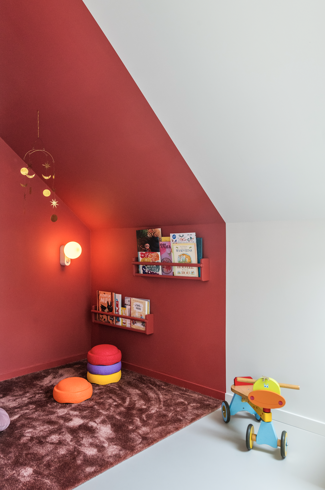 Kinderkamer interieurontwerp door Laura Schellen - boeken via PARTEIR platform