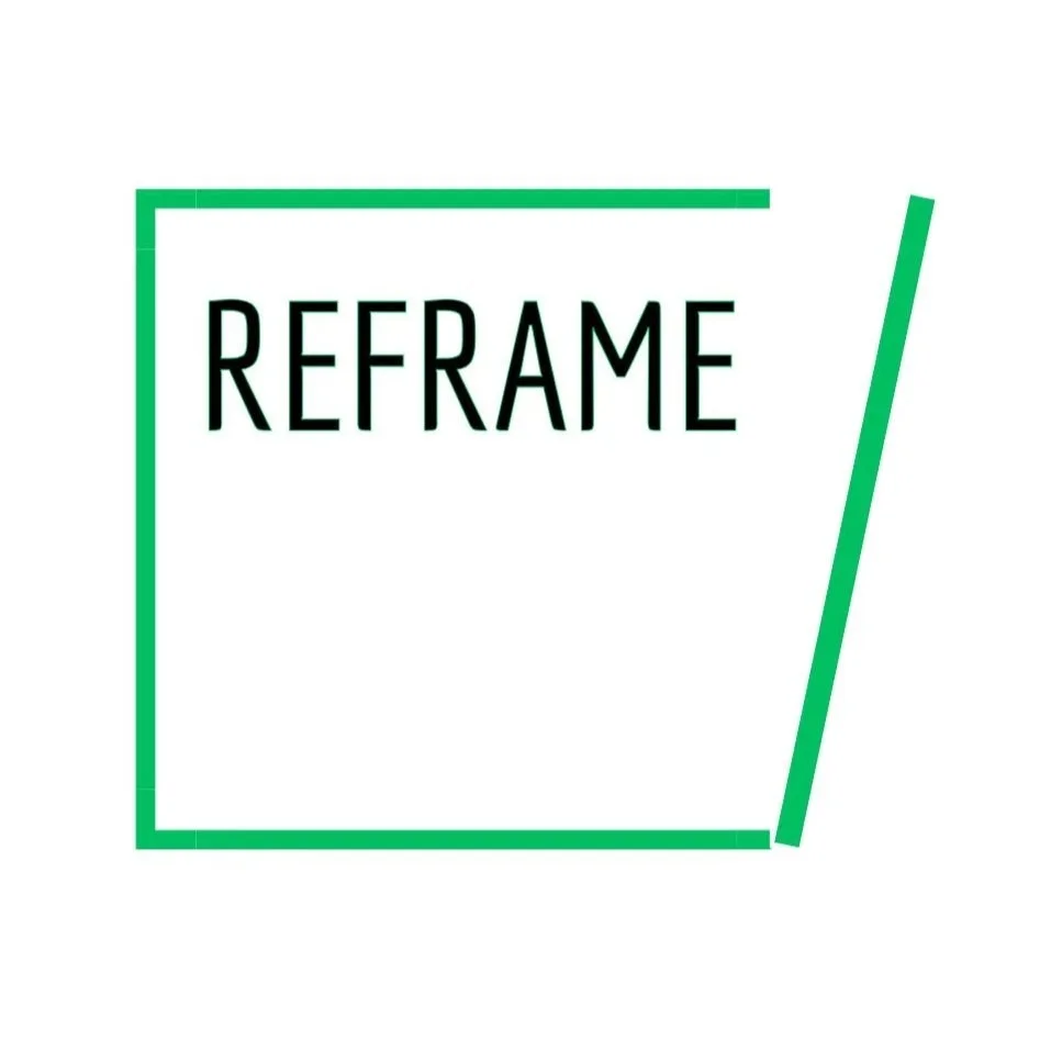 The outline of a green square, with the right side either falling off or being put on. This is symbolizing building a new box for idea.