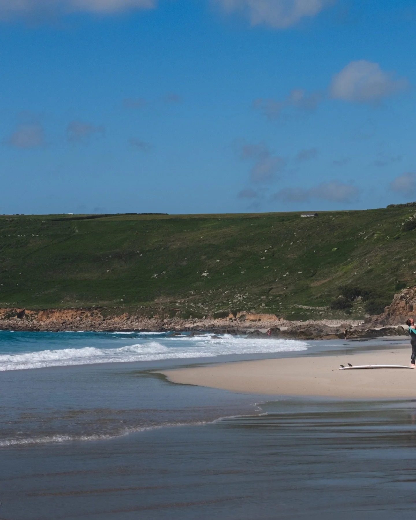 A quiet moment after riding the Cornish swell. 

Saltwater, sun, and shared stoke. Nothing else needed.

#SennenCove #SurfCulture #CornwallCoast #SurfPhotography #ClarkPhotographic #DocumentaryStyle #ConnectionInNature