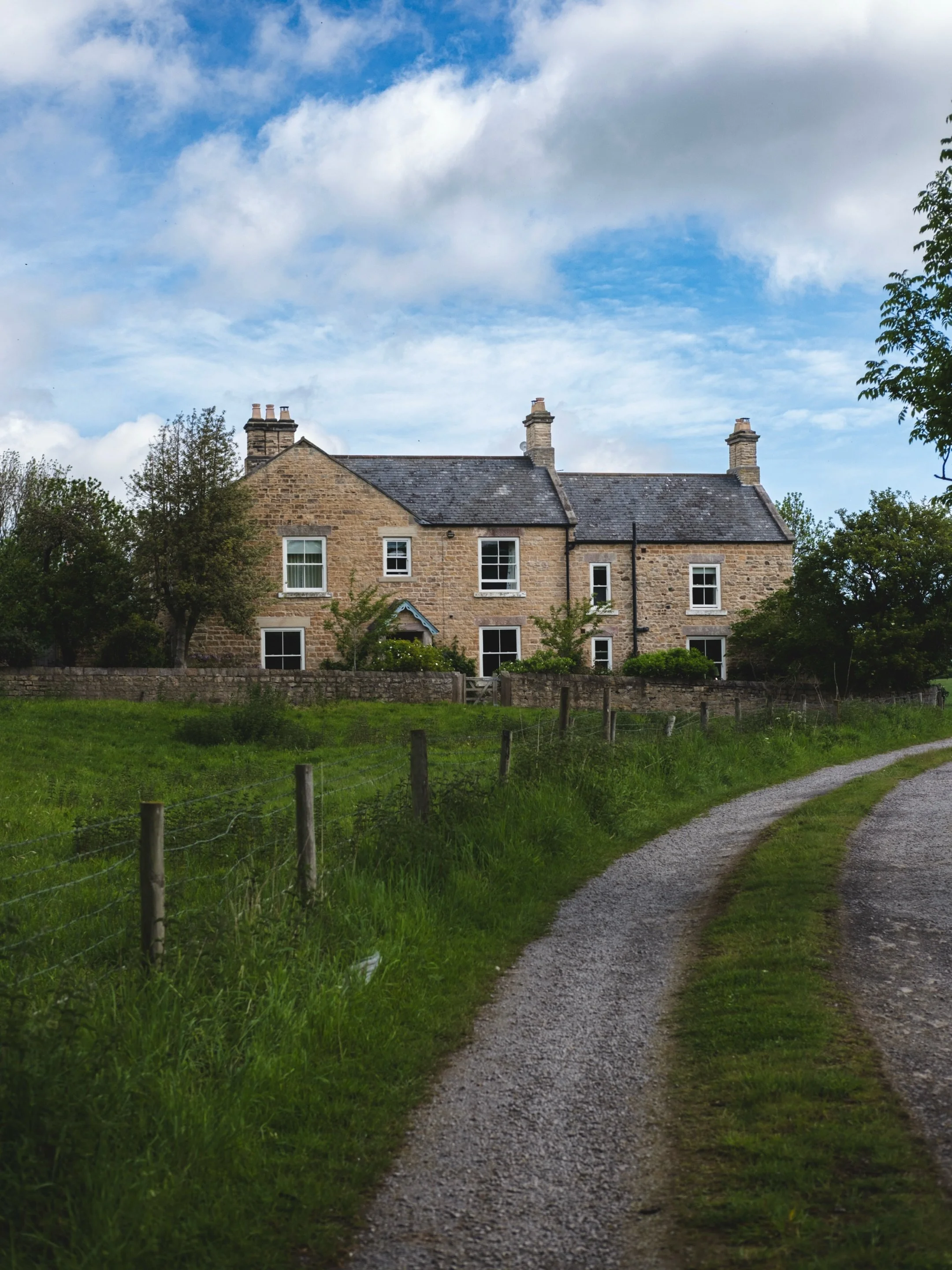 What a privilege to stay @northfarmdurham last weekend for a wonderful family celebration. 

North Farm has that quiet, lived-in beauty, stone walls, soft light, layered rooms and detail that feels collected rather than styled.

Designed and owned by