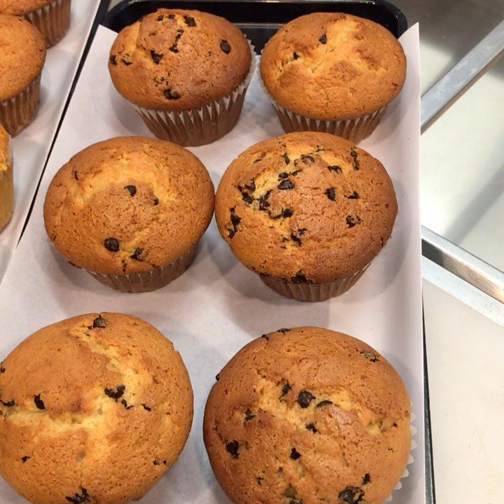 Classic Fluffy Muffins are always a hit!
Call ahead, curbside pick-up, takeout and coming soon — DoorDash Delivery 🚚