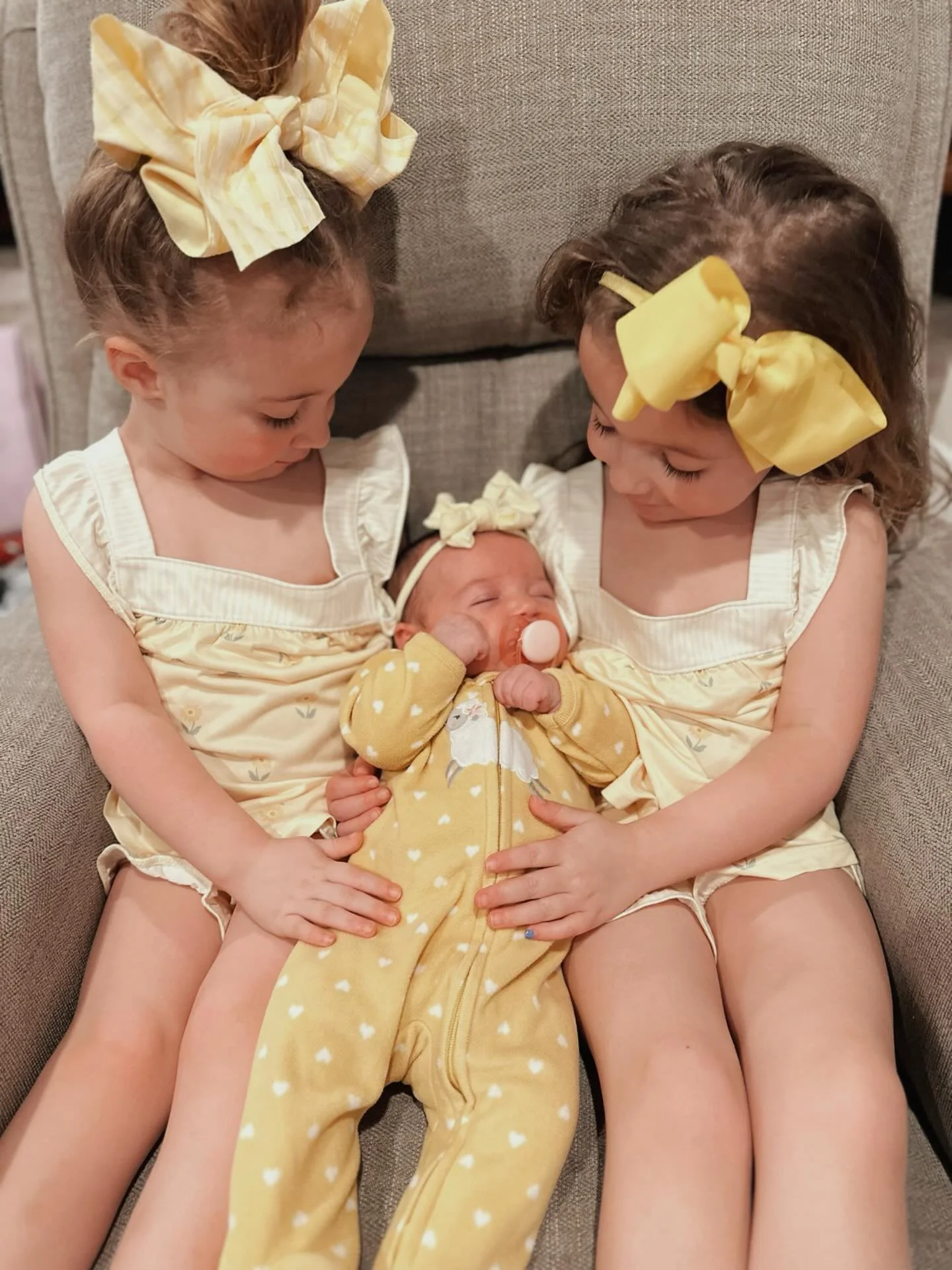 These girls >>>>>> 

💛💛💛💛