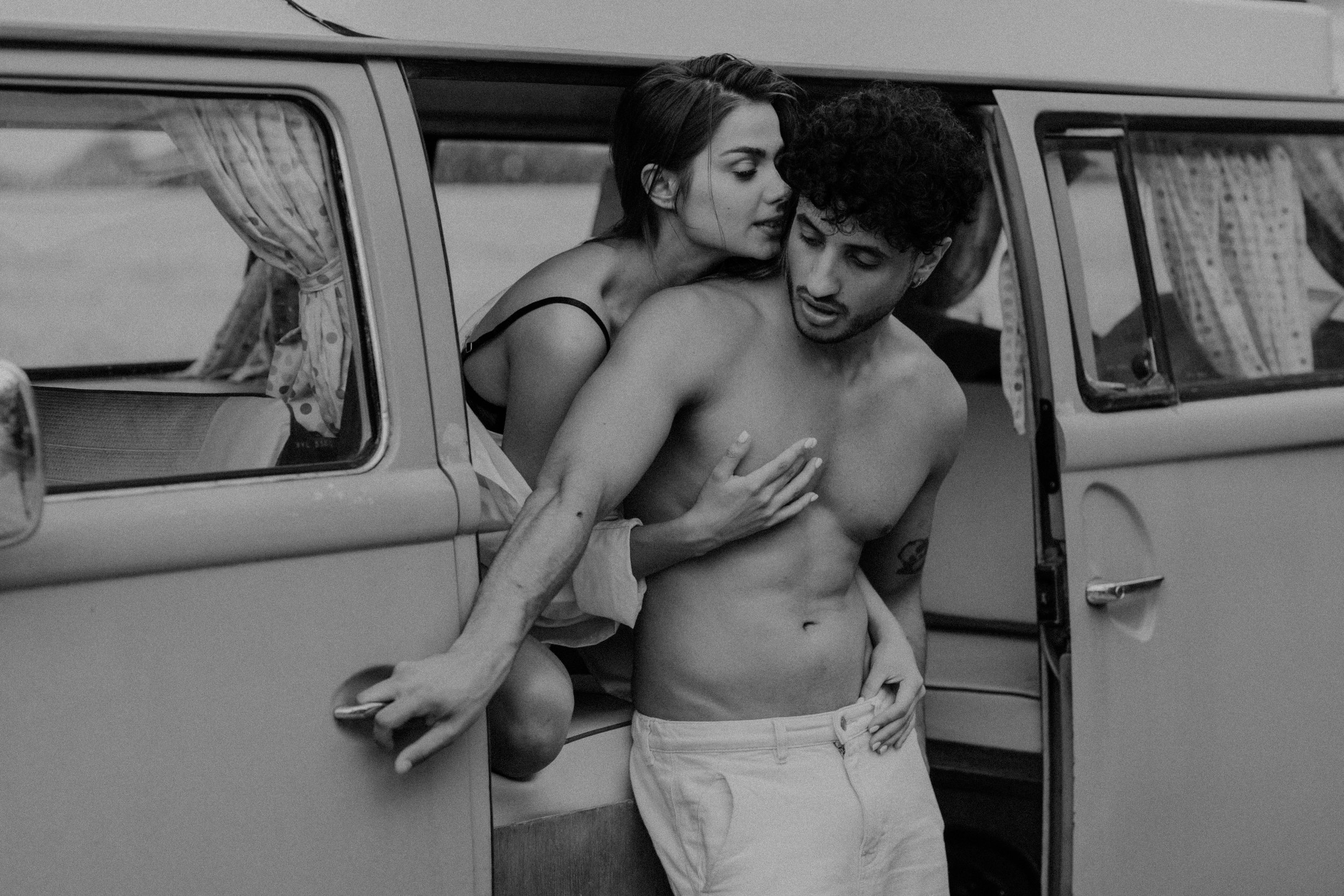 Campervan_couple_photoshoot-3.jpg