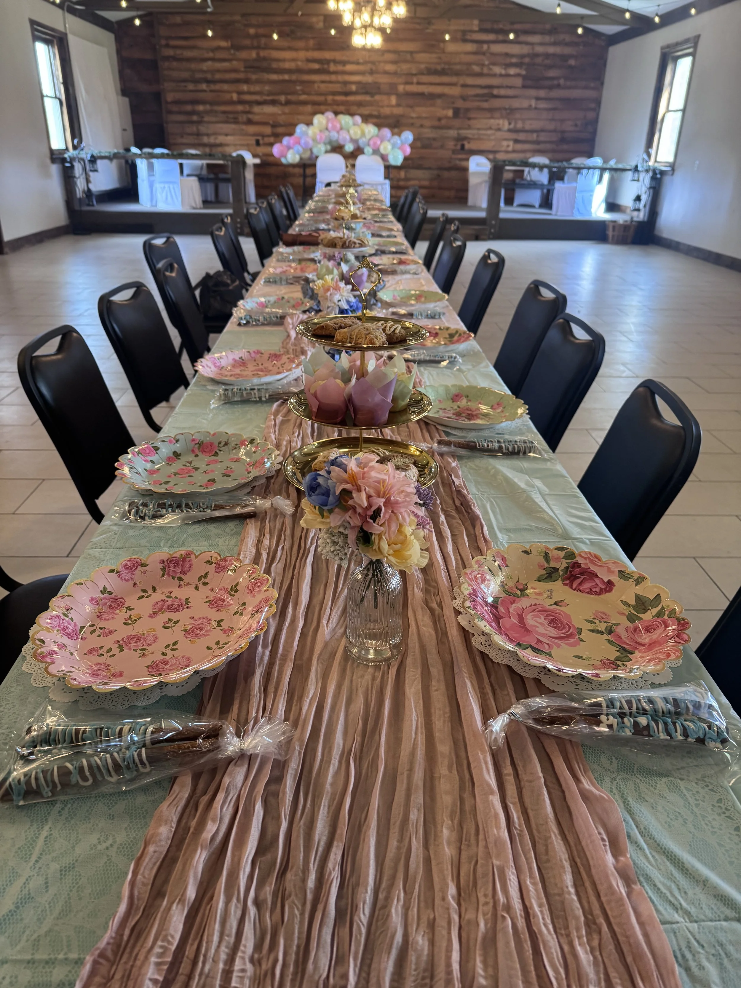 Shower - Long flowery table.jpeg