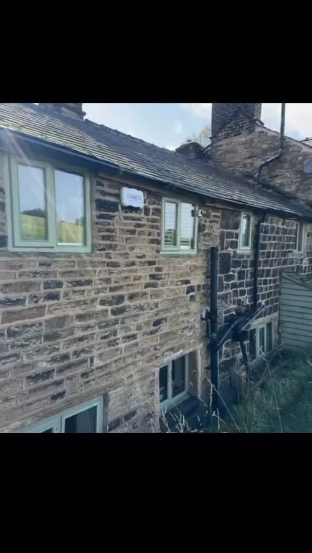 We’ve just completed an intruder alarm and CCTV installation for a new customer in Harwood.
This project featured a wireless alarm system for minimal disruption and a hard-wired 6MP high-resolution IP CCTV system for crystal-clear footage.
Wit