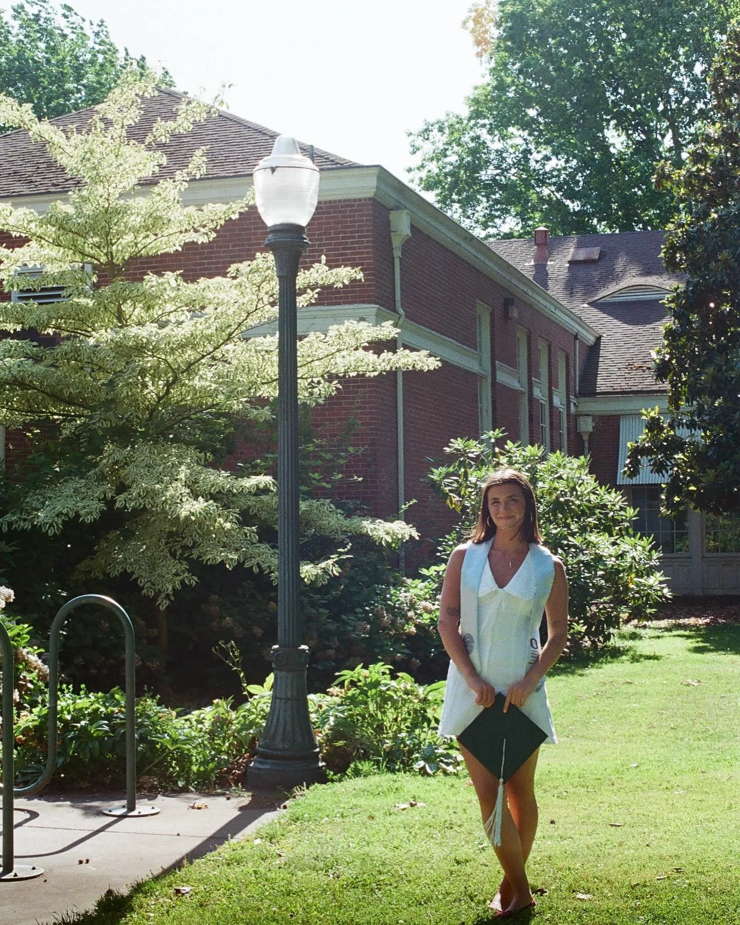 Noelle - Grad Photos 
Shot on Kodak ultra max 400 
35mm film