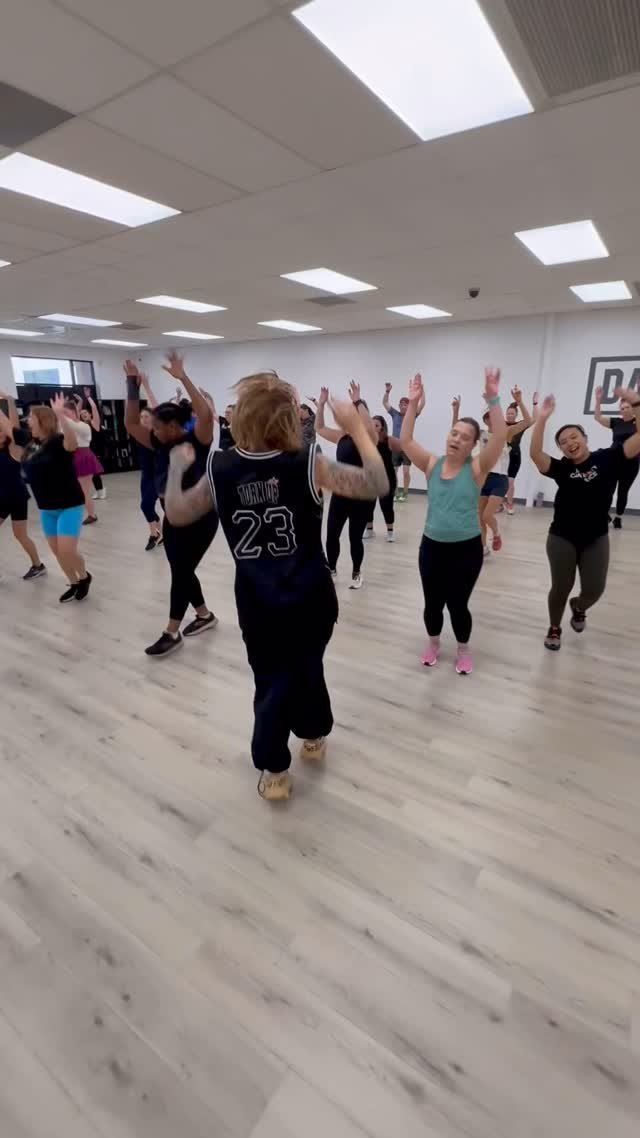 @aleciabrown_1212 is coming to @dancefitnesstempe on July 17, 6:15PM! You don’t want to miss this dance fitness pop up class— sign up now in @aleciabrown_1212 ‘s profile! Also, starting in August, Alecia will be teaching WEEKLY!
.
#