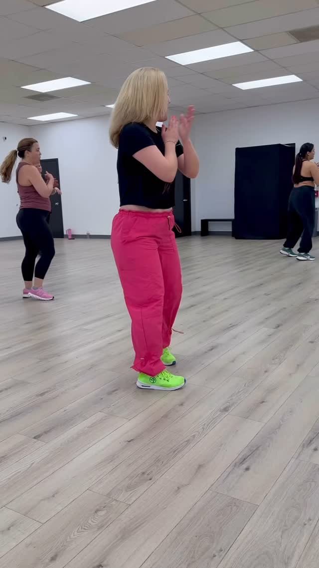 SUNDAYS 4:30PM be sure to catch @jam.with.tara ! Sign up NOW through @jam.with.tara for July classes. It’s about to be LIT!
.
#dancefitness #fitdance #zumba